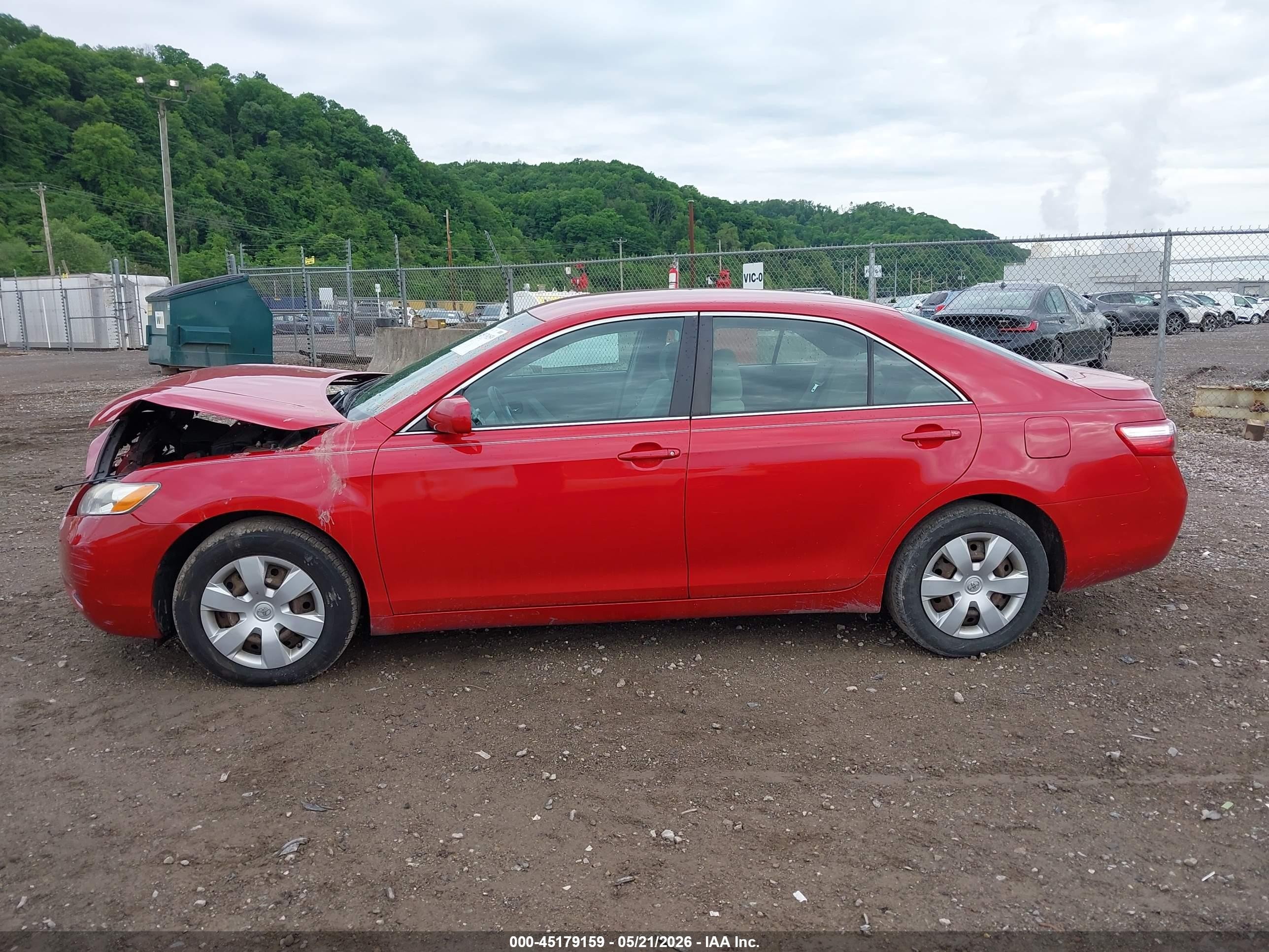 2007 Toyota Camry Le Red vin: 4T1BE46KX7U048856