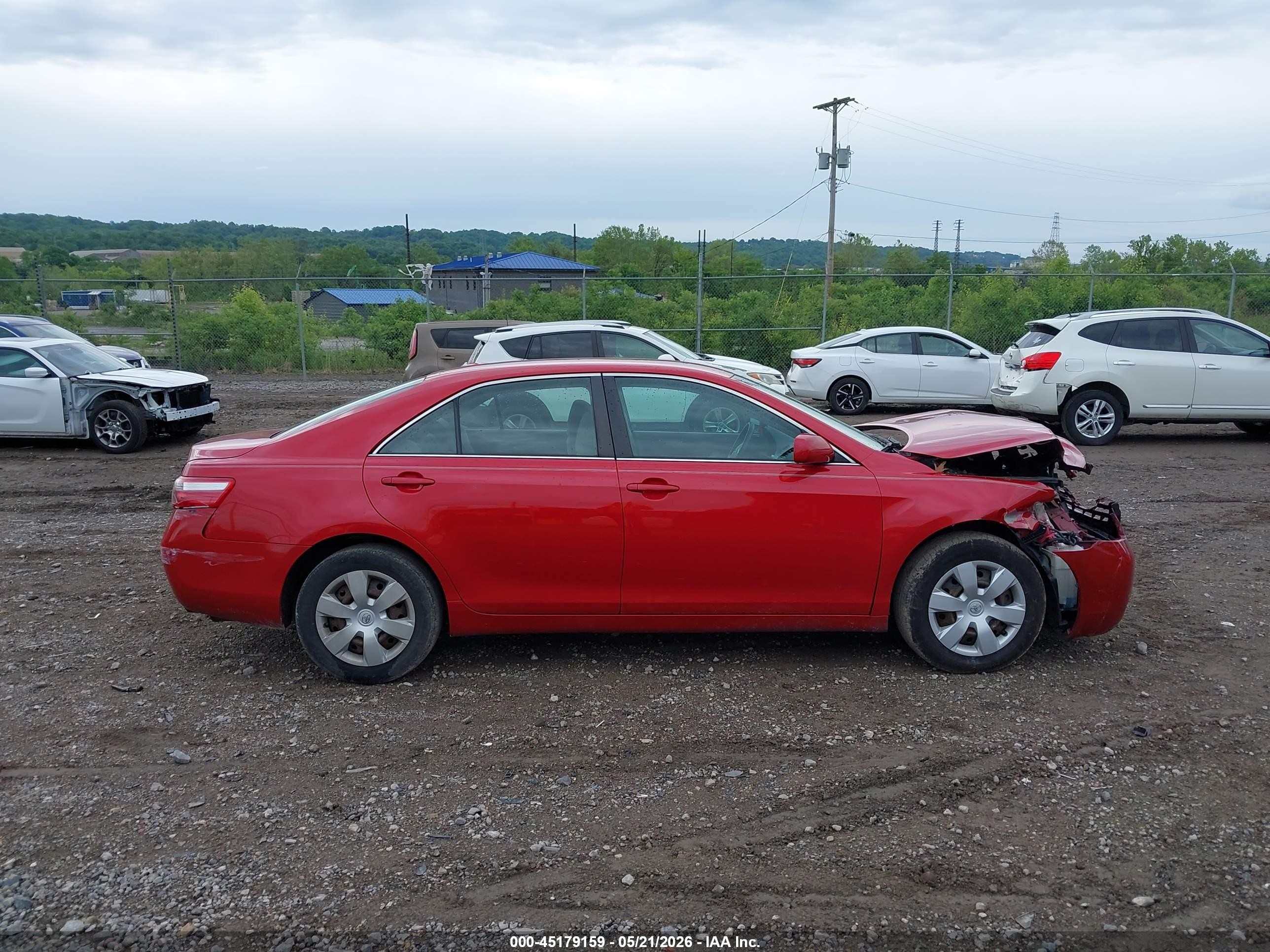 2007 Toyota Camry Le Red vin: 4T1BE46KX7U048856