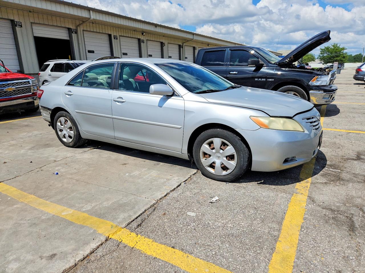 2007 Toyota Camry Le Silver vin: 4T1BE46KX7U060831