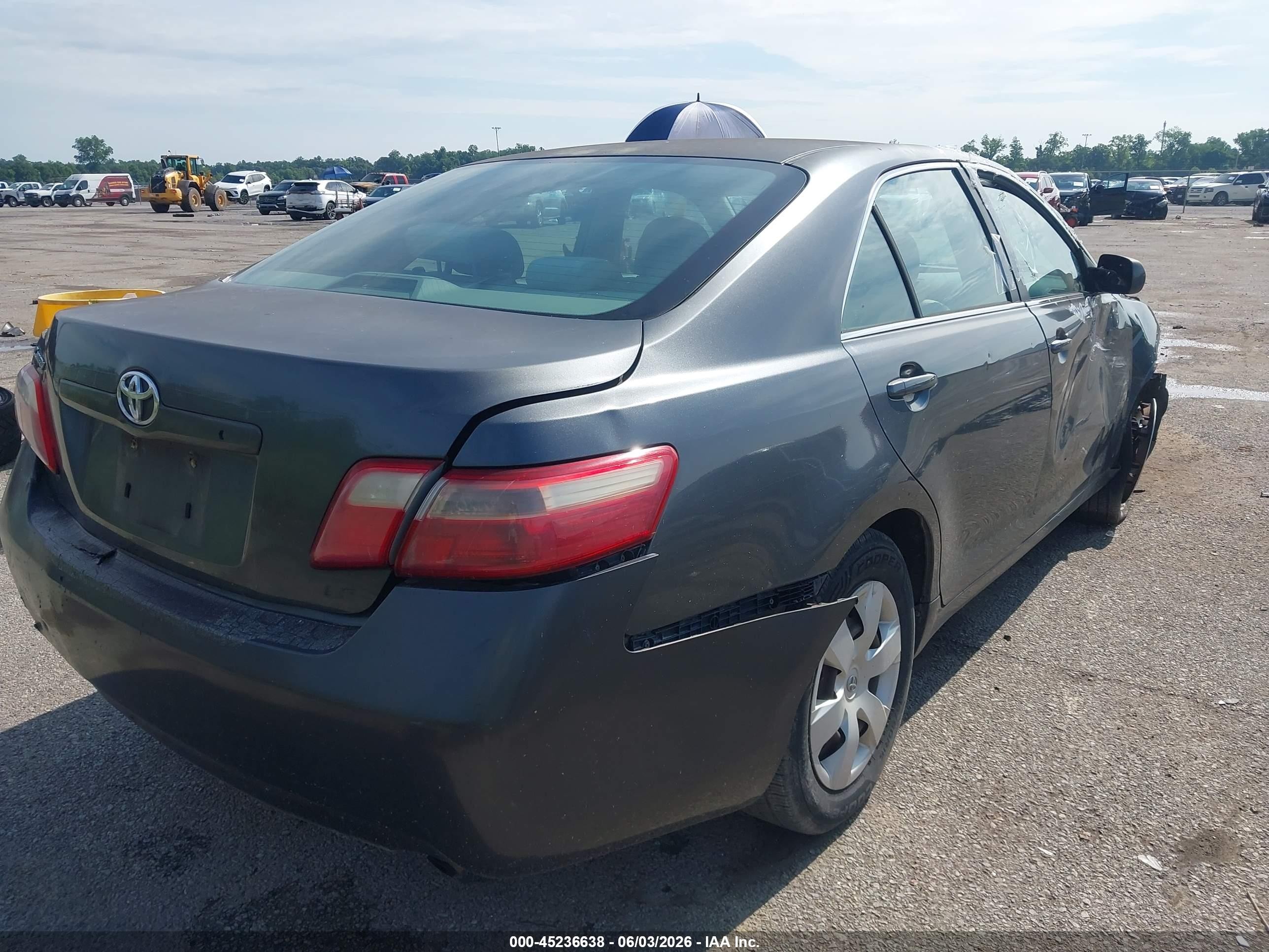 2007 Toyota Camry Le Серый vin: 4T1BE46KX7U084756