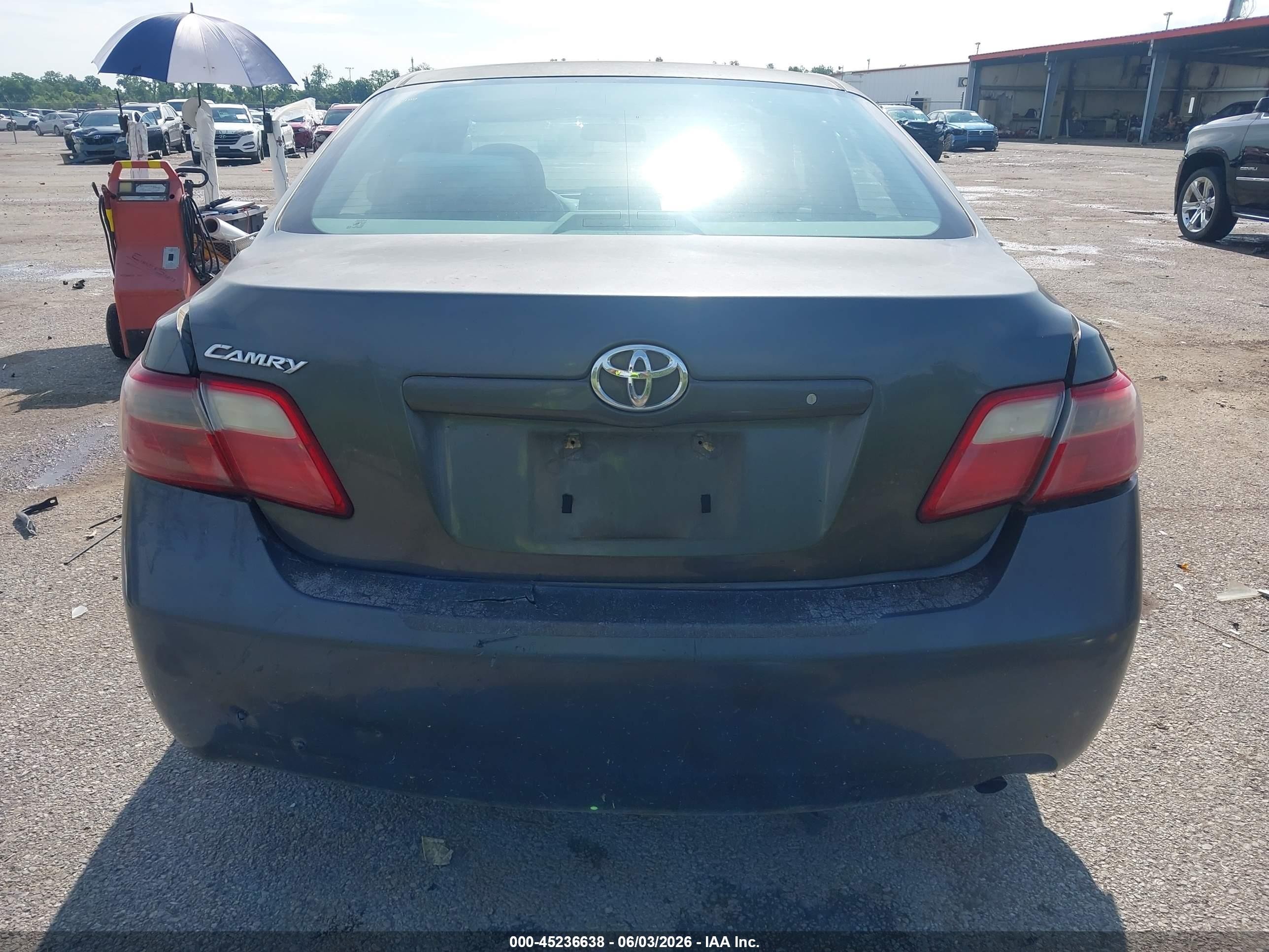 2007 Toyota Camry Le Серый vin: 4T1BE46KX7U084756