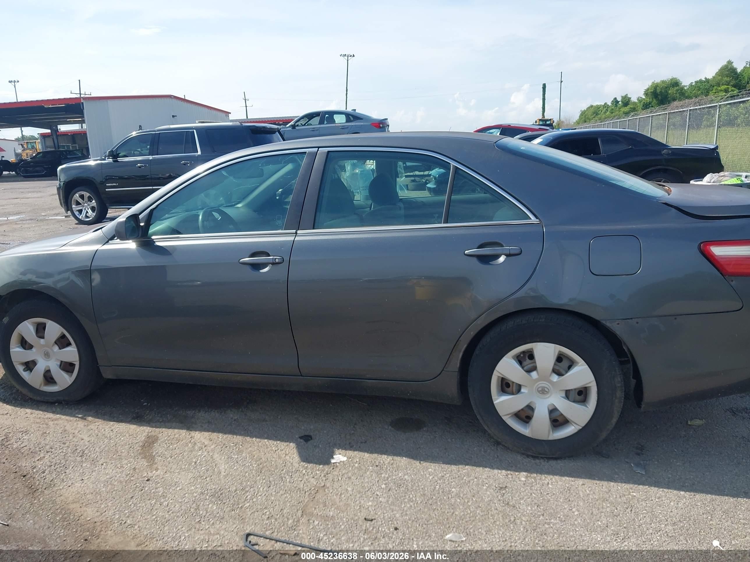 2007 Toyota Camry Le Серый vin: 4T1BE46KX7U084756
