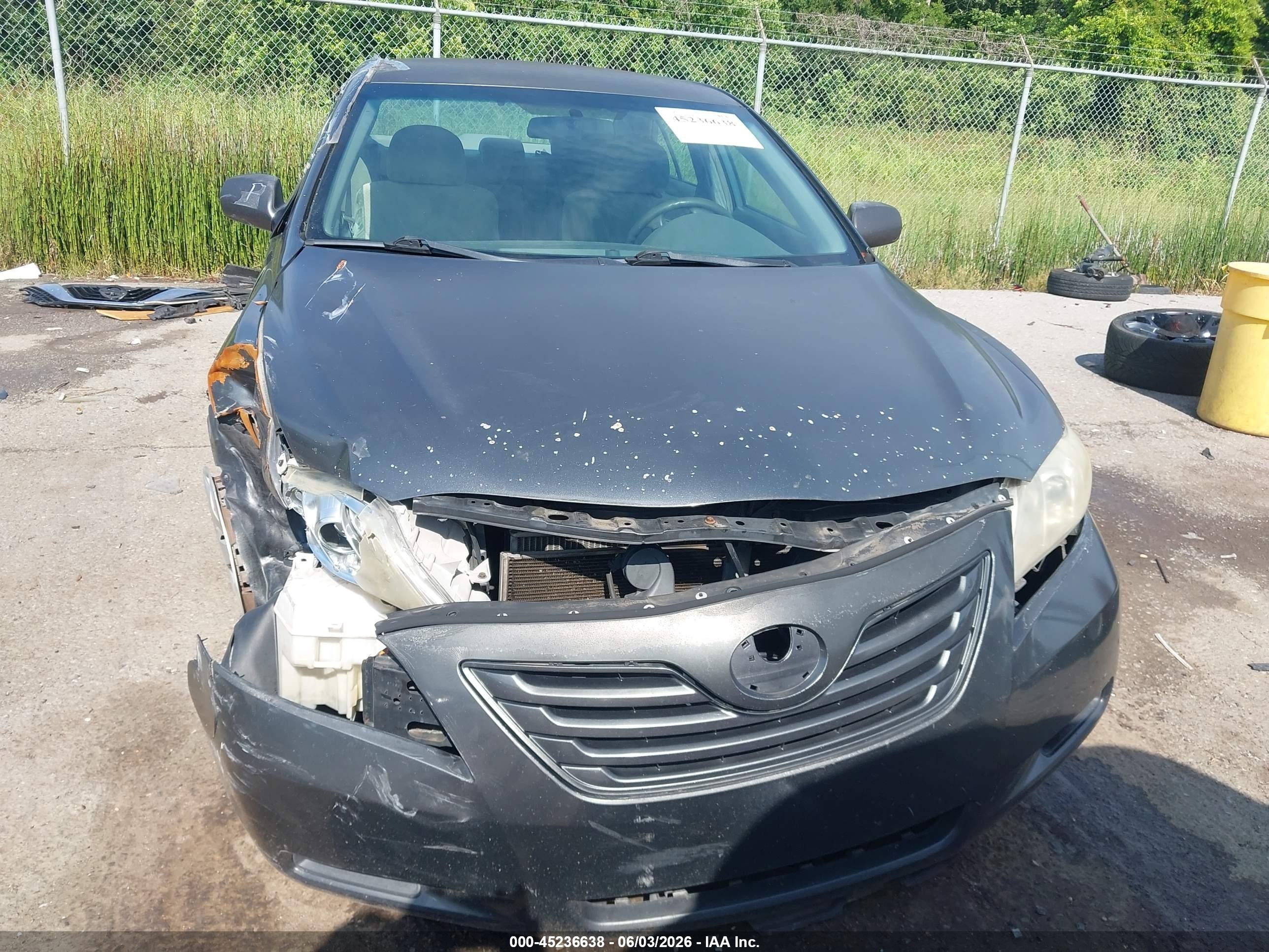 2007 Toyota Camry Le Серый vin: 4T1BE46KX7U084756