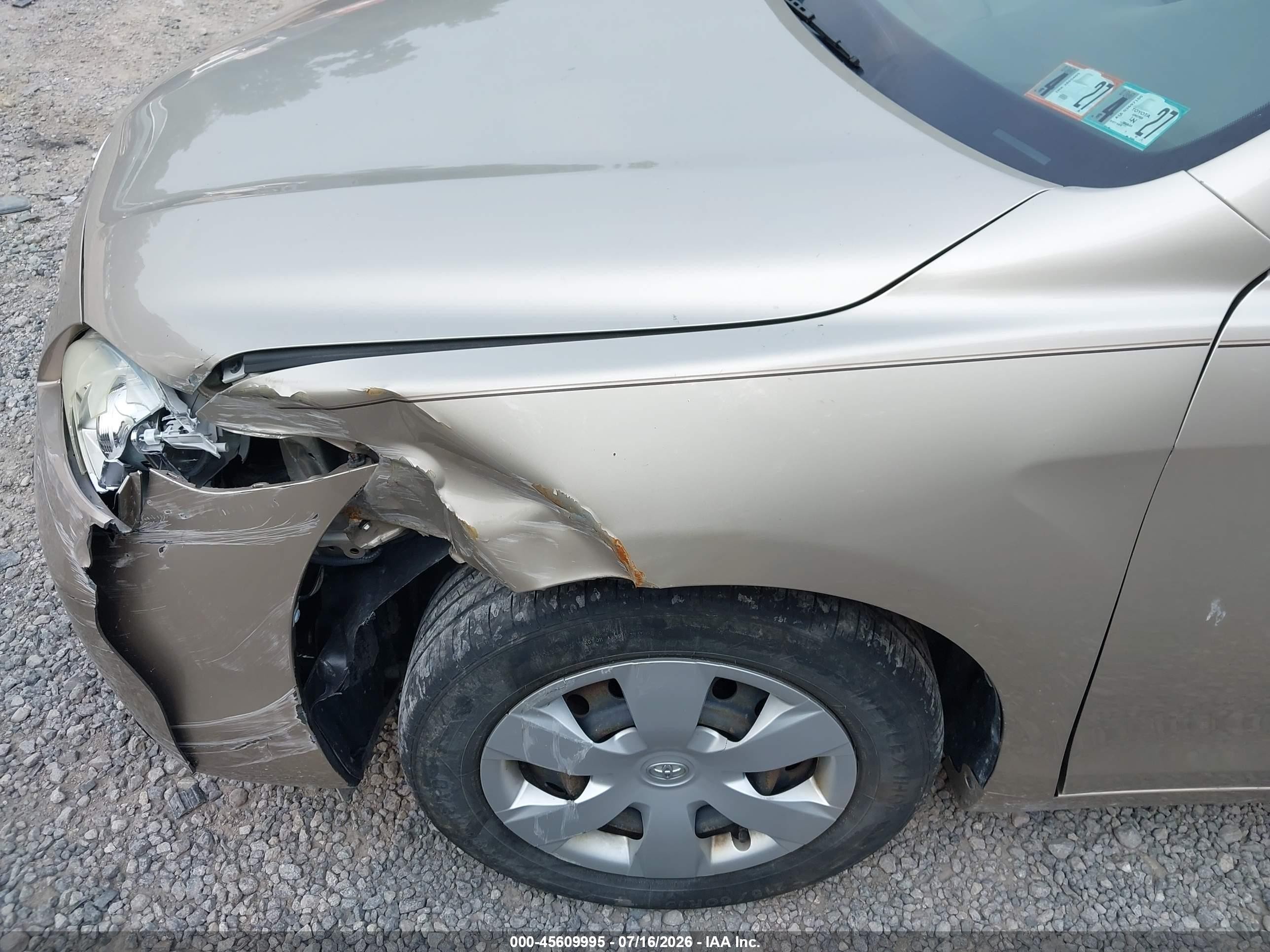 2007 Toyota Camry Le Gold vin: 4T1BE46KX7U095336