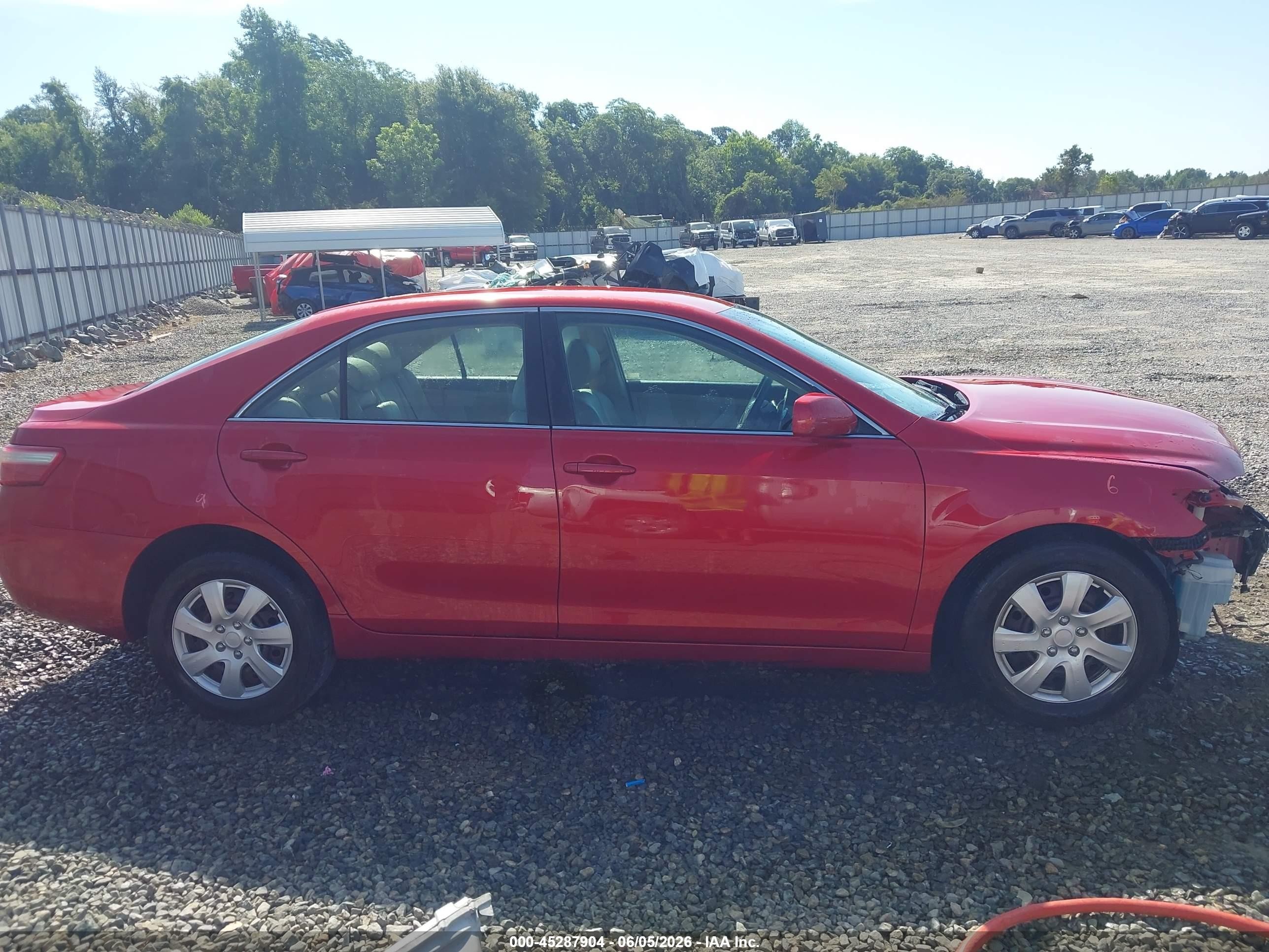 2007 Toyota Camry Le Red vin: 4T1BE46KX7U109008