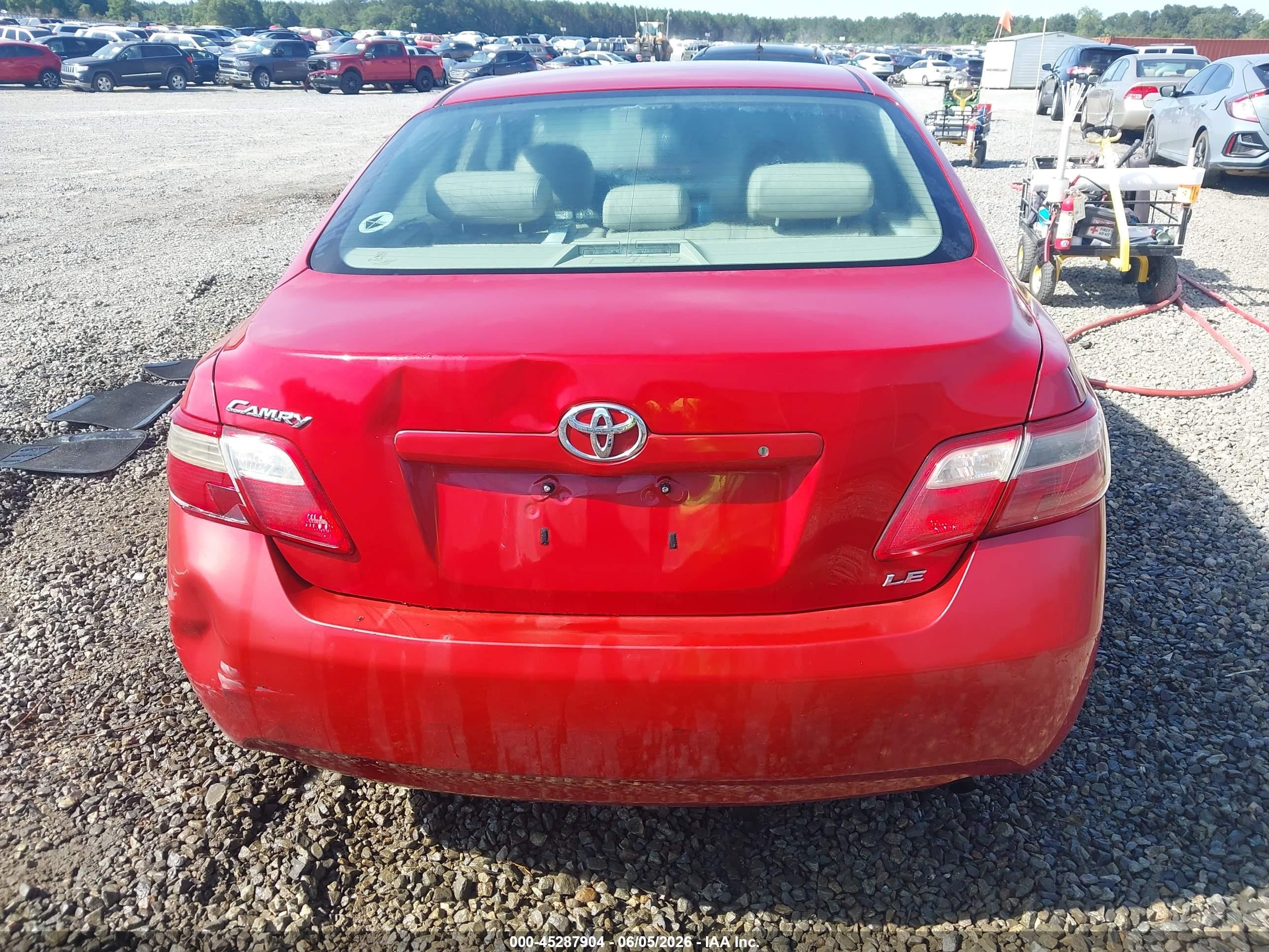 2007 Toyota Camry Le Red vin: 4T1BE46KX7U109008