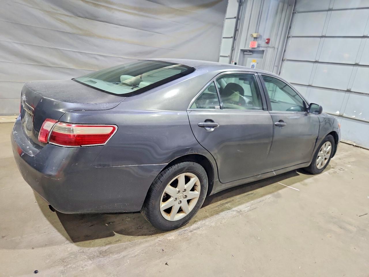 2007 Toyota Camry Le Charcoal vin: 4T1BE46KX7U110773