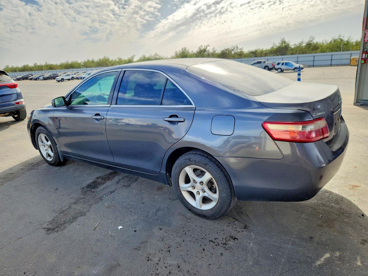 2007 Toyota Camry Le Gray vin: 4T1BE46KX7U111678
