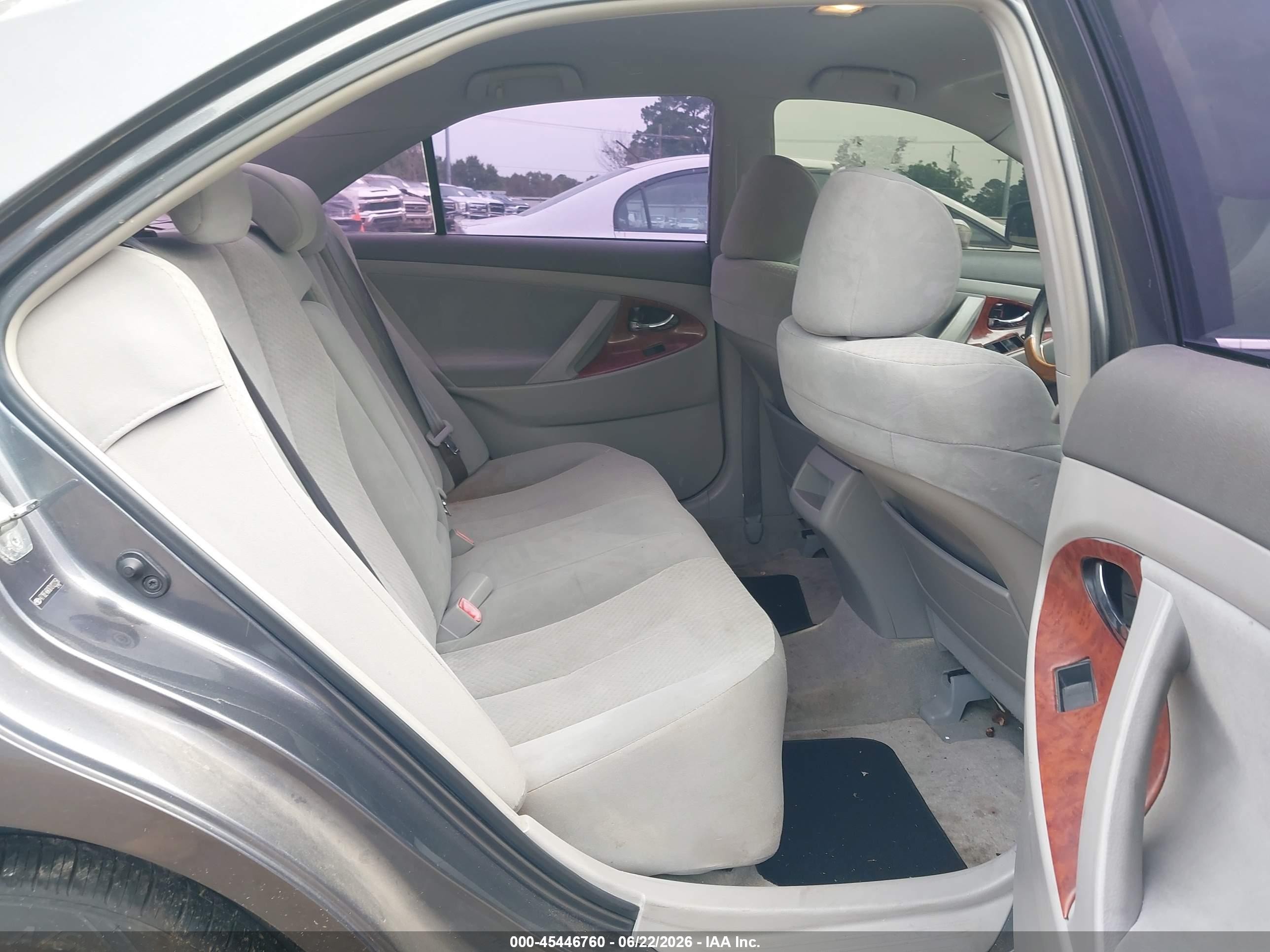 2007 Toyota Camry Le Gray vin: 4T1BE46KX7U122258