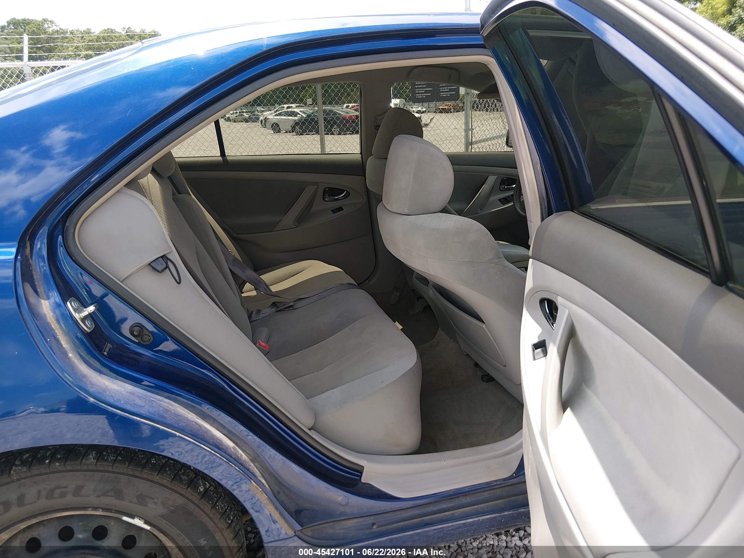 2007 Toyota Camry Le Blue vin: 4T1BE46KX7U127900