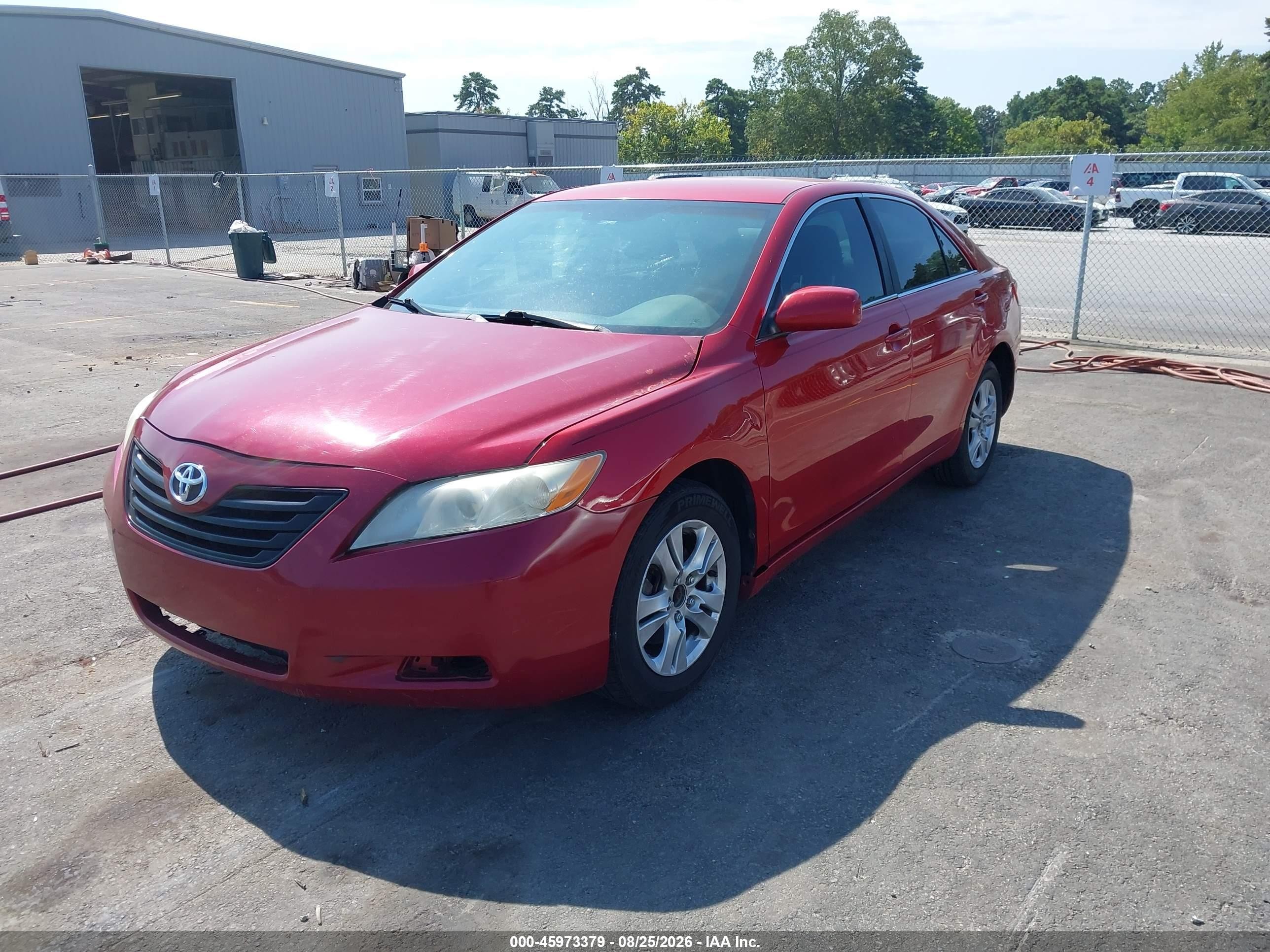 2007 Toyota Camry Le Red vin: 4T1BE46KX7U131767