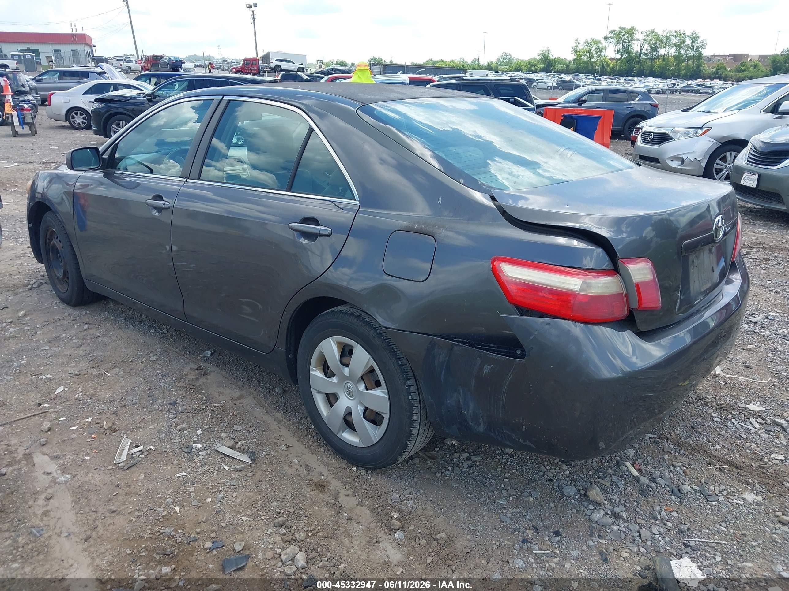 2007 Toyota Camry Le Gray vin: 4T1BE46KX7U133602
