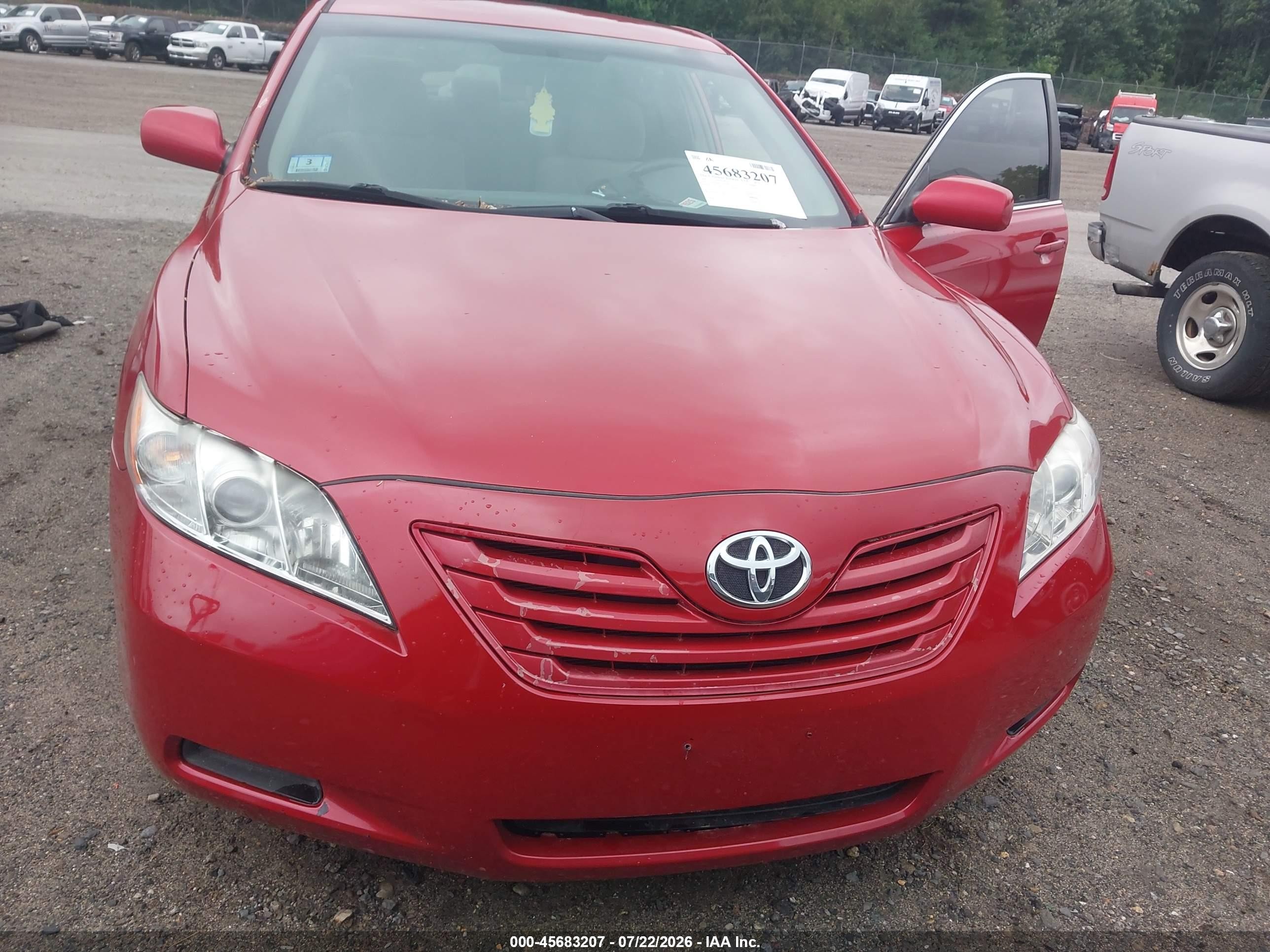 2007 Toyota Camry Le Red vin: 4T1BE46KX7U179544