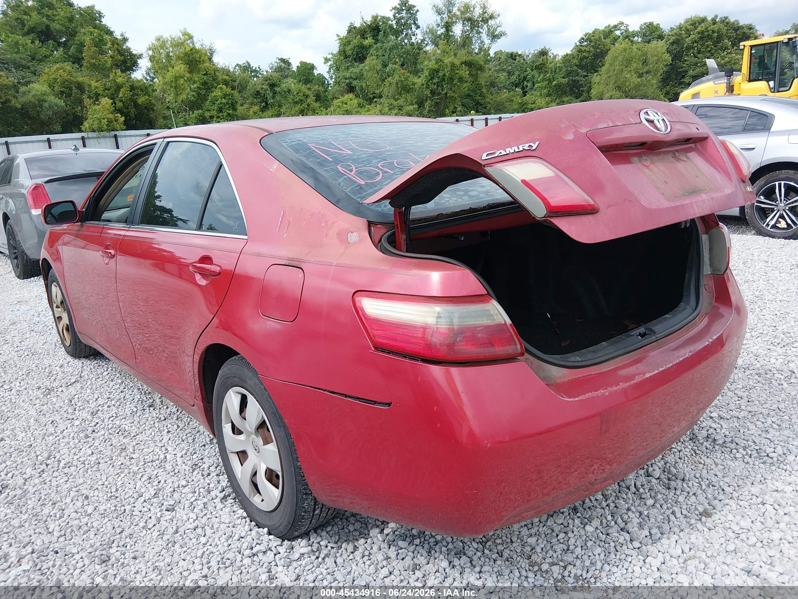2007 Toyota Camry Le Red vin: 4T1BE46KX7U179785