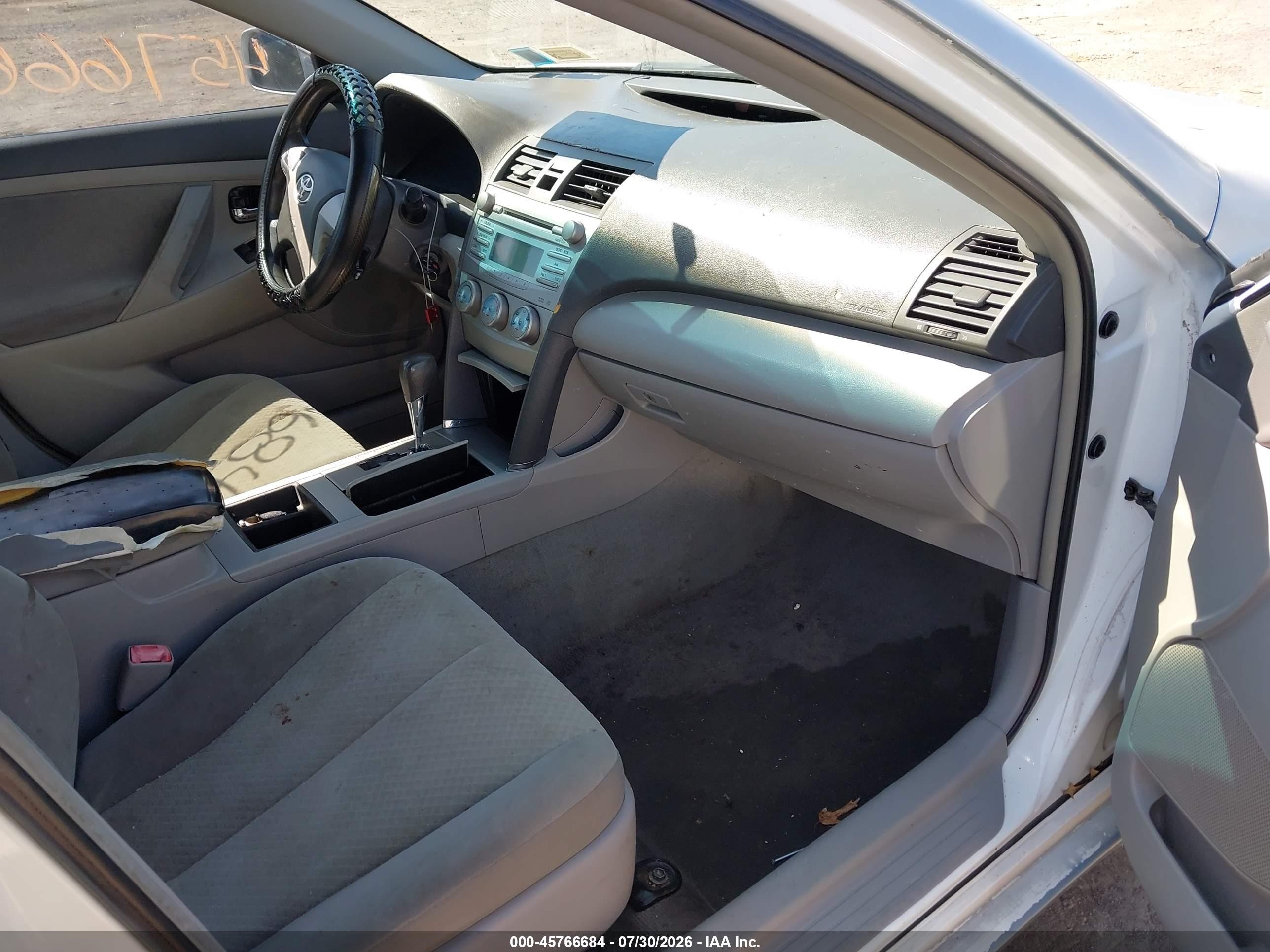 2007 Toyota Camry Le Серебряный vin: 4T1BE46KX7U509912