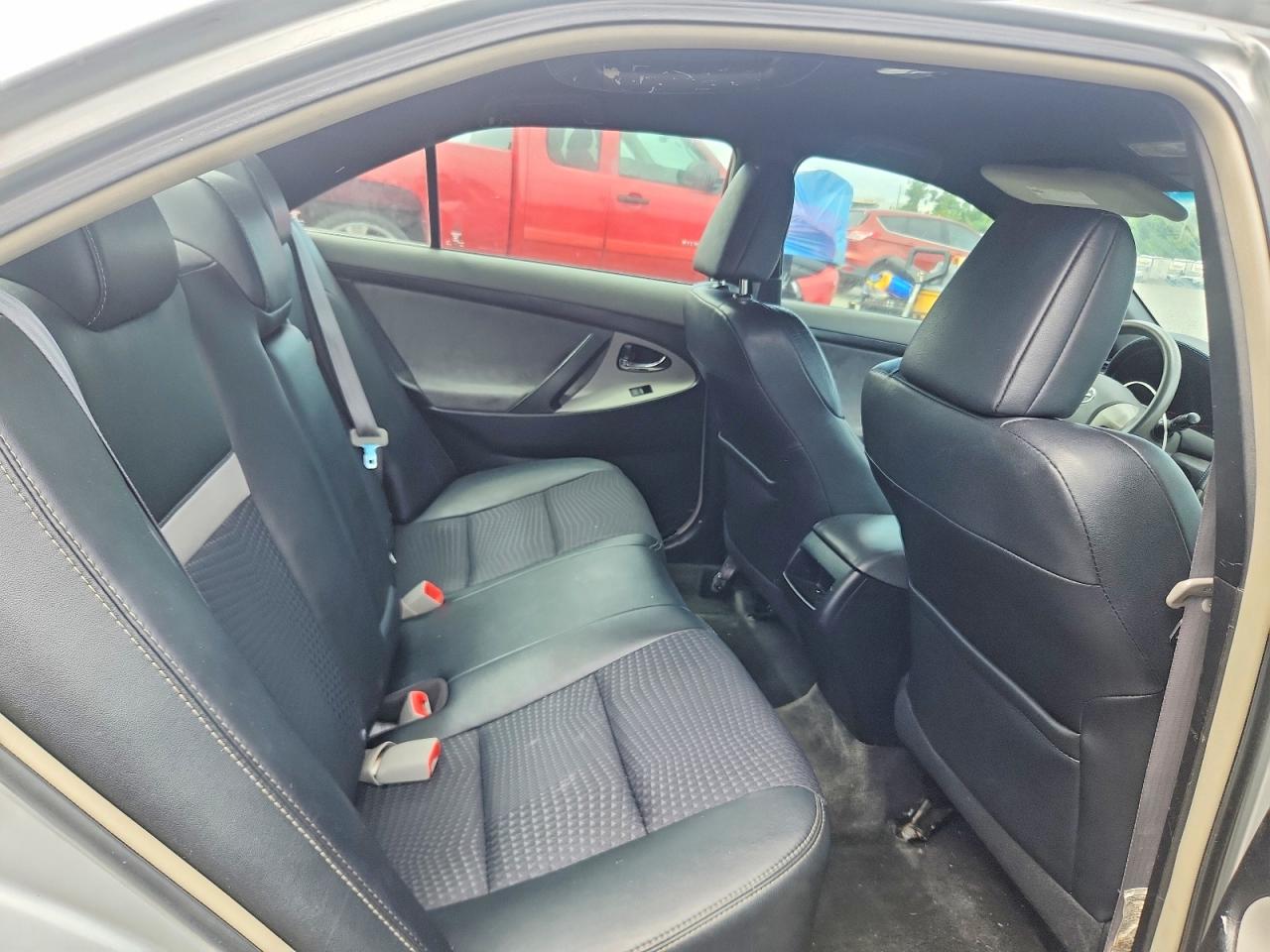 2007 Toyota Camry Le Two Tone vin: 4T1BE46KX7U583900