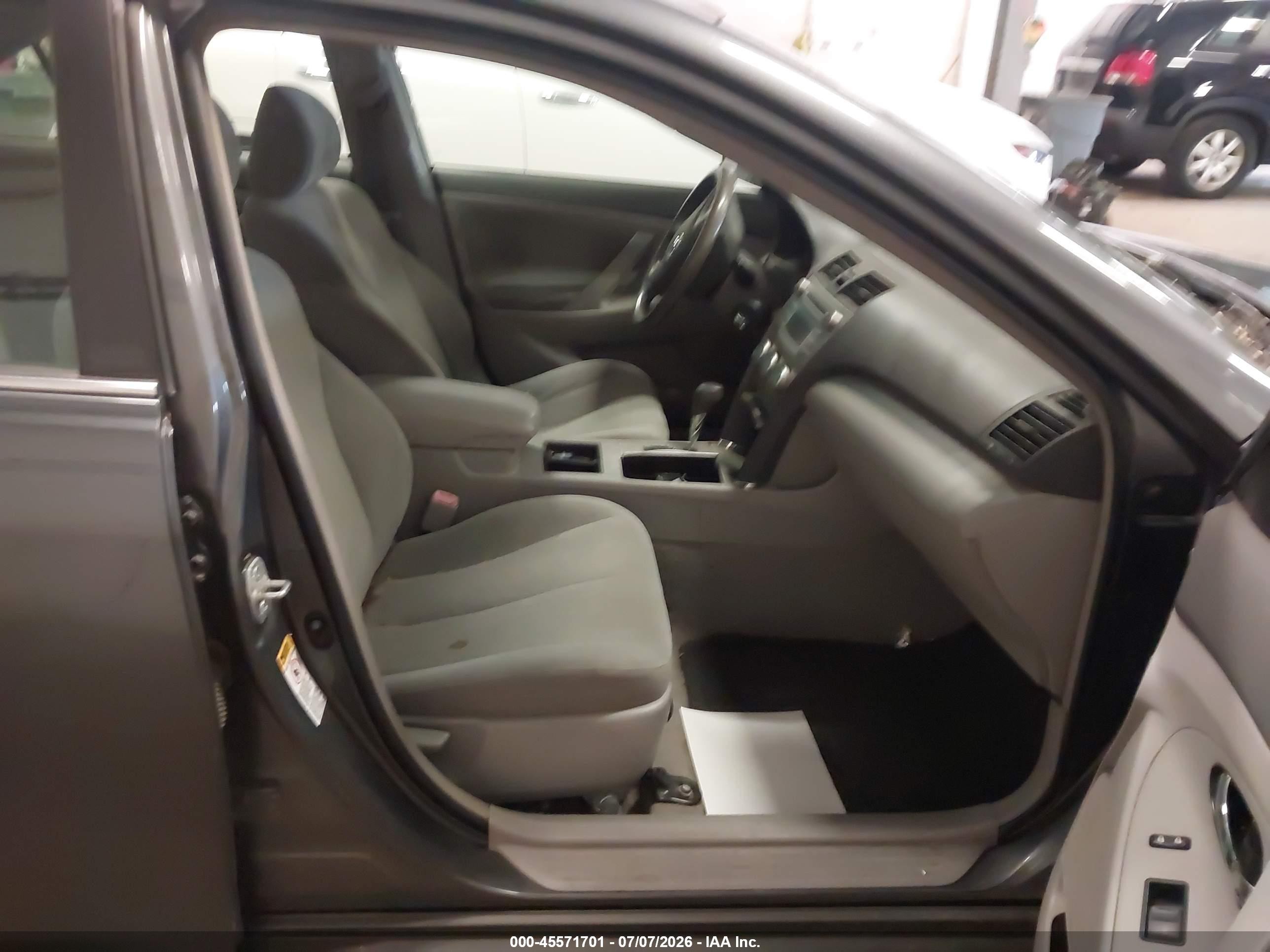 2007 Toyota Camry Le Gray vin: 4T1BE46KX7U608438