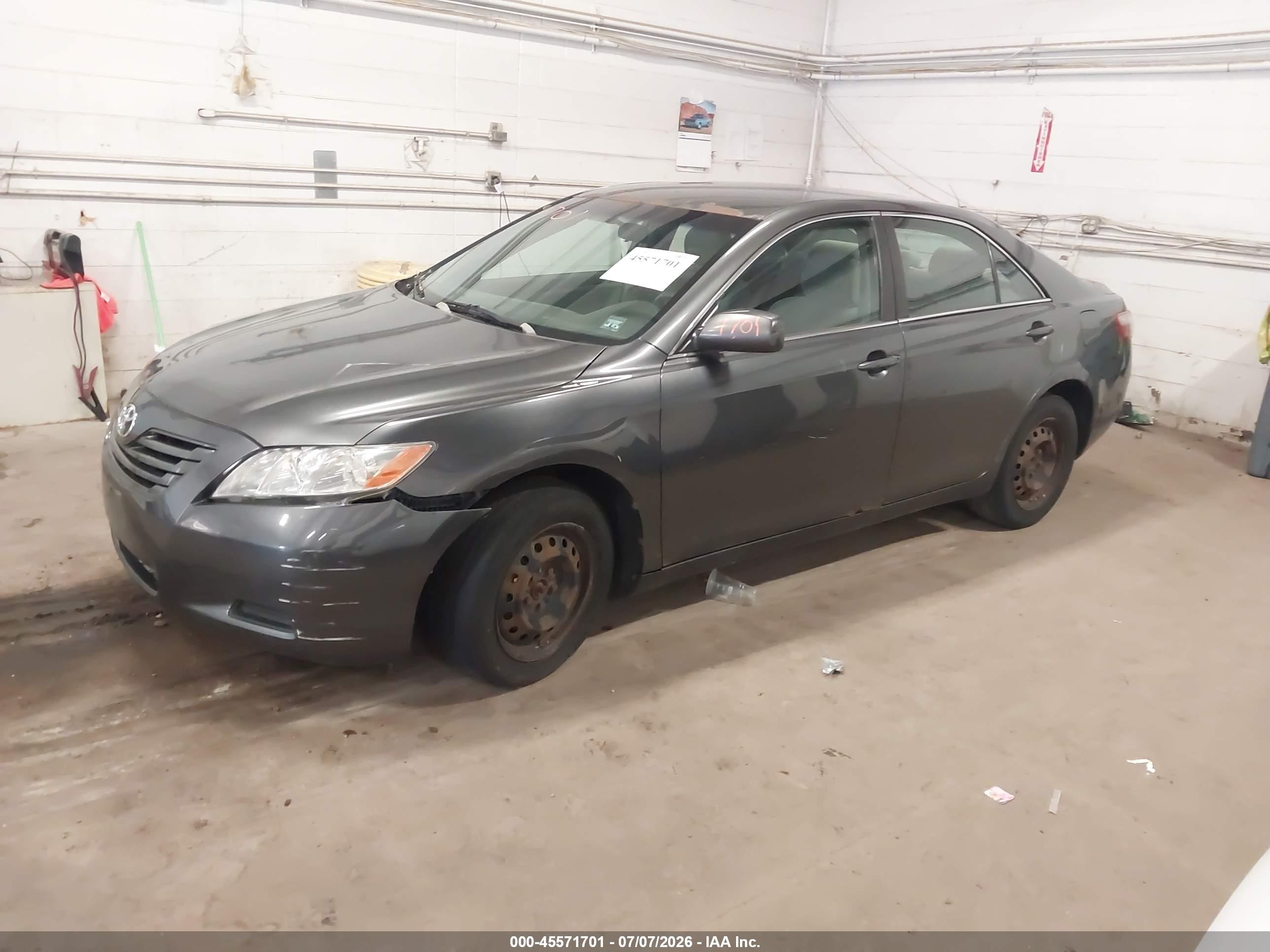 2007 Toyota Camry Le Gray vin: 4T1BE46KX7U608438