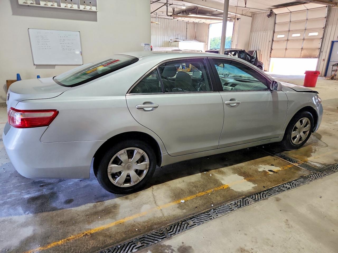 2007 Toyota Camry Le Серебряный vin: 4T1BE46KX7U639379