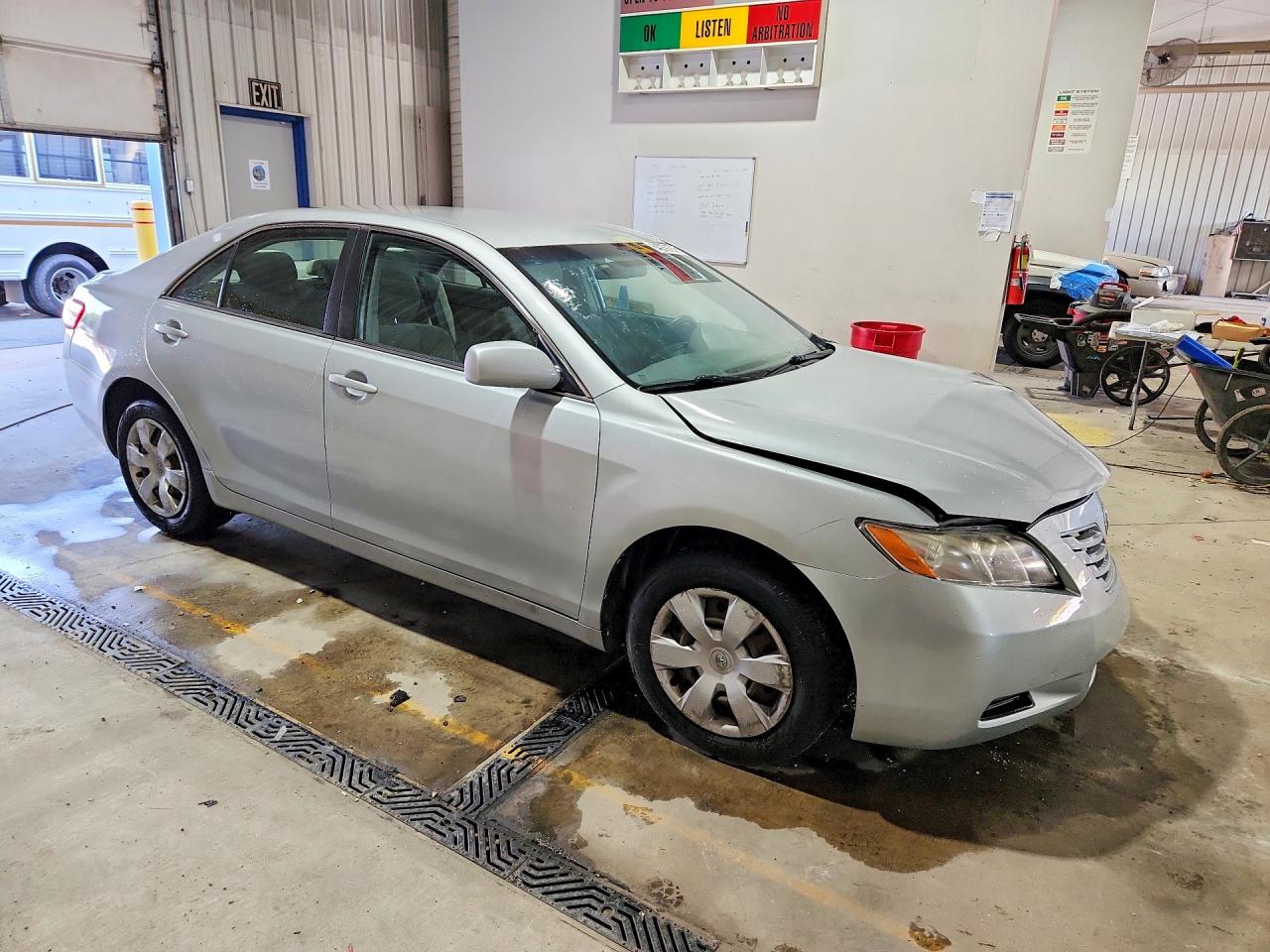 2007 Toyota Camry Le Серебряный vin: 4T1BE46KX7U639379