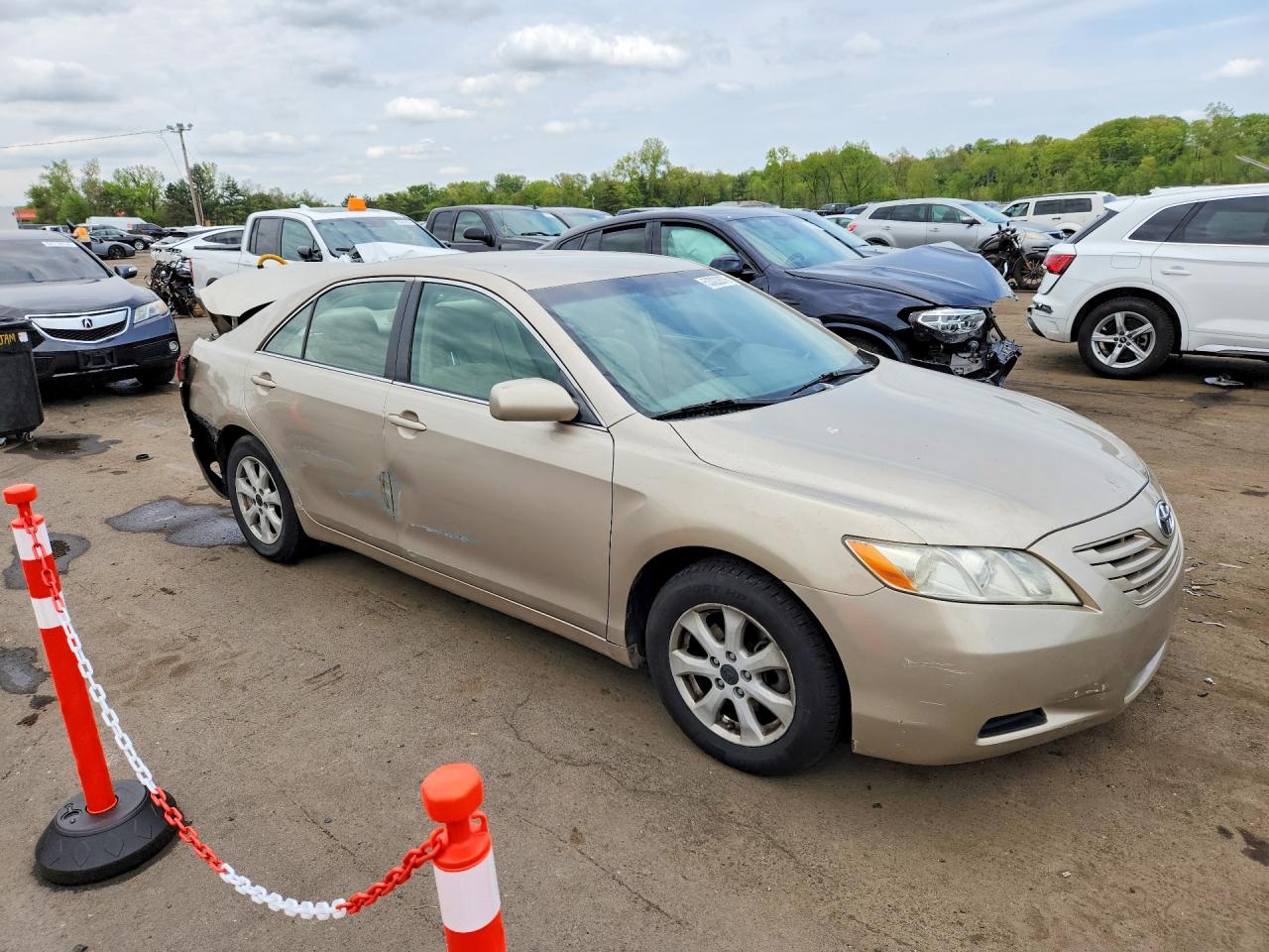 2007 Toyota Camry Le Gold vin: 4T1BE46KX7U668462