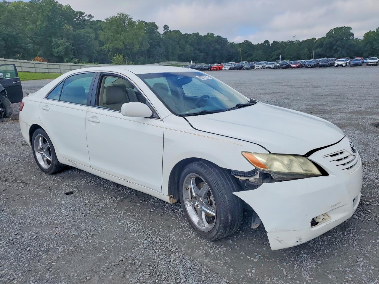 2007 Toyota Camry Le White vin: 4T1BE46KX7U681518