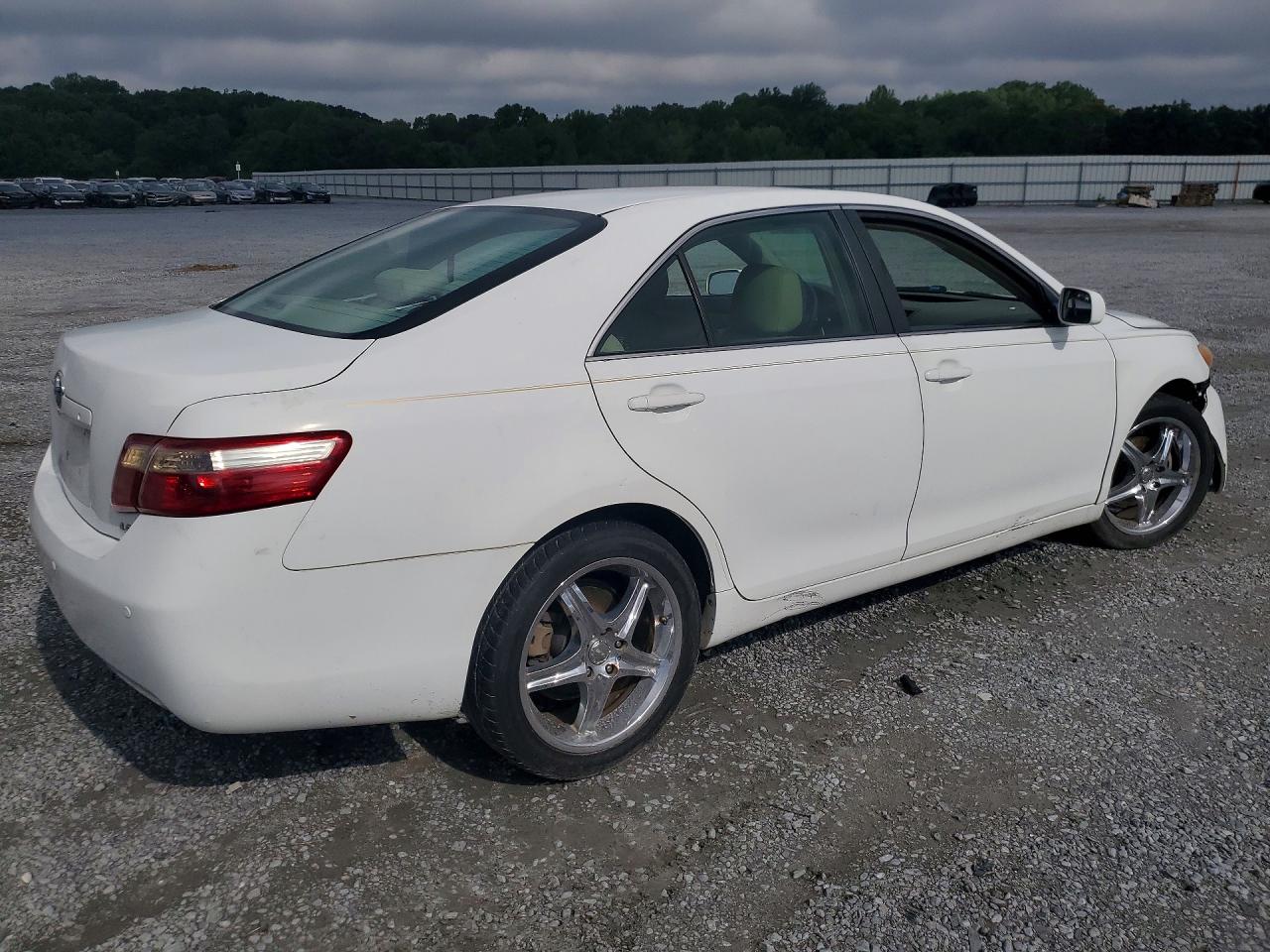 2007 Toyota Camry Le White vin: 4T1BE46KX7U681518