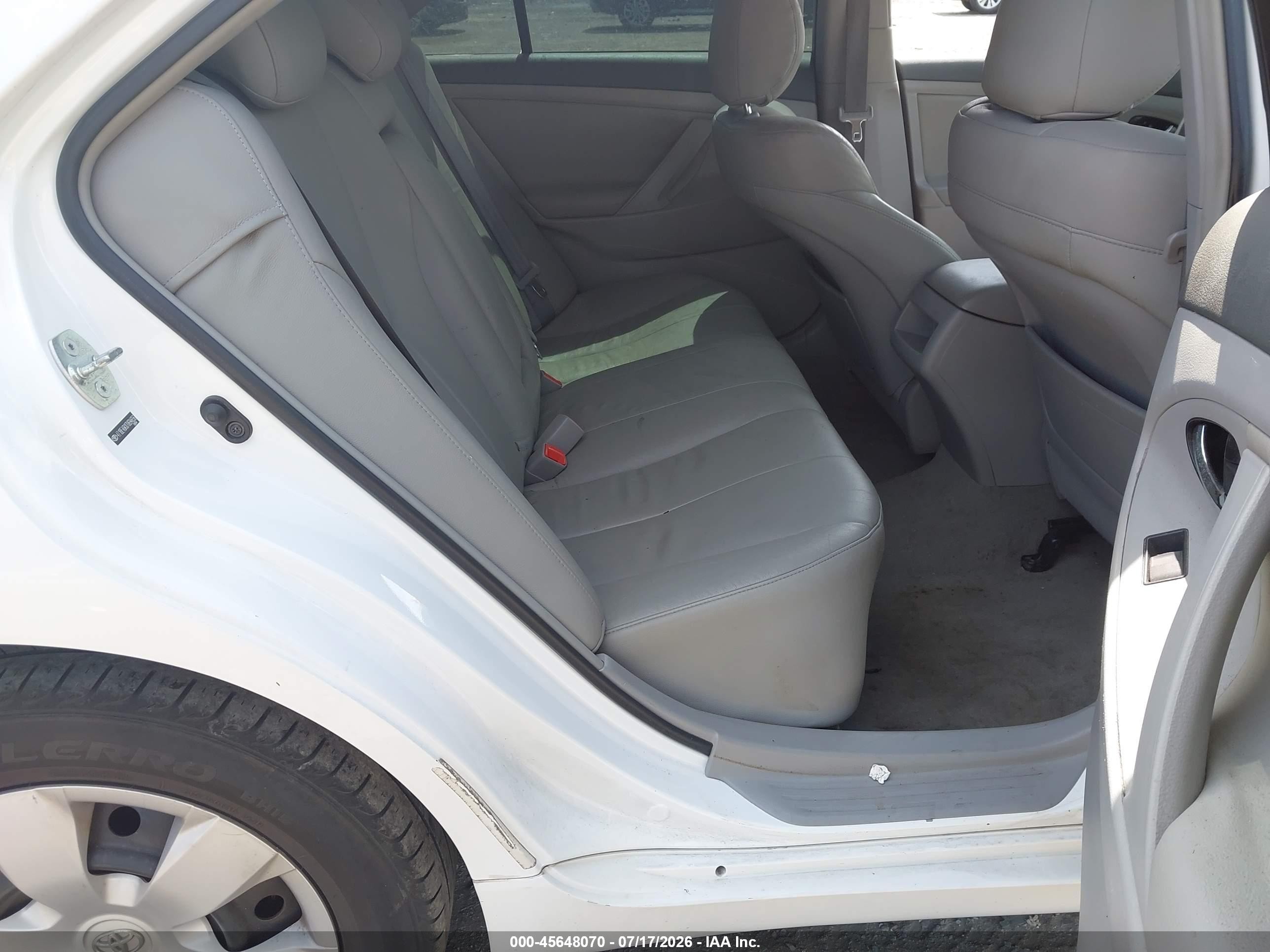 2007 Toyota Camry Le White vin: 4T1BE46KX7U694656