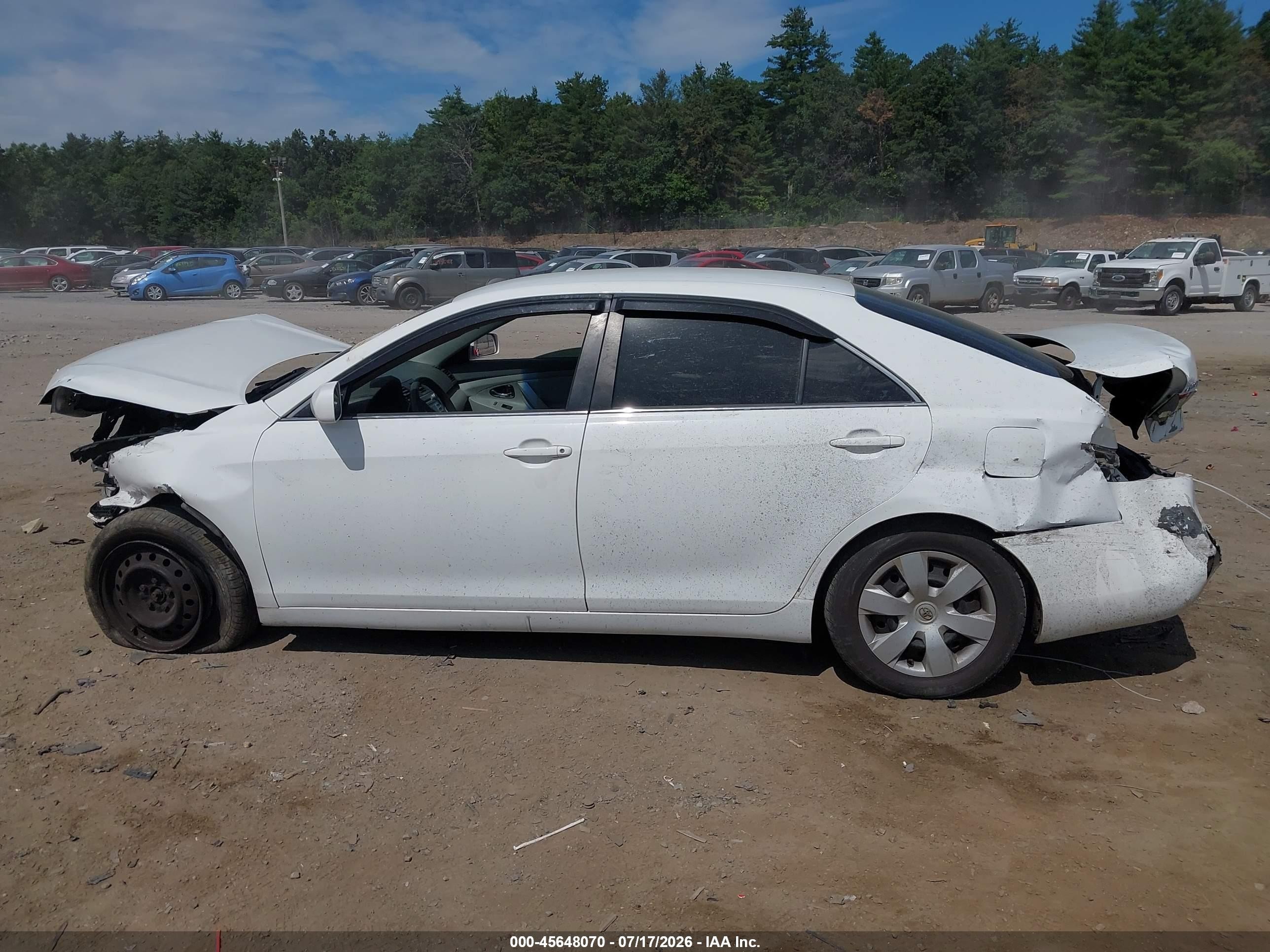 2007 Toyota Camry Le White vin: 4T1BE46KX7U694656