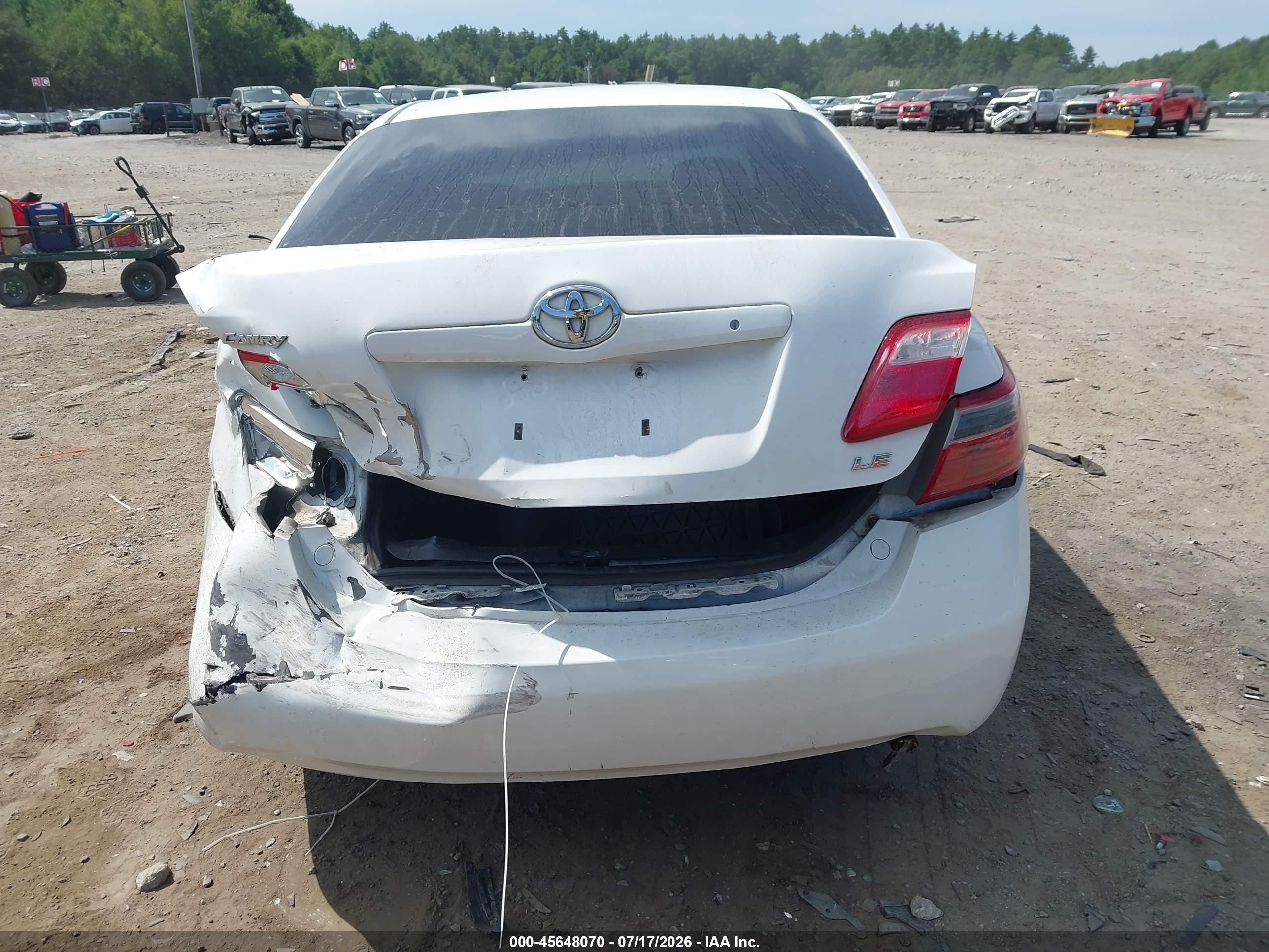 2007 Toyota Camry Le White vin: 4T1BE46KX7U694656