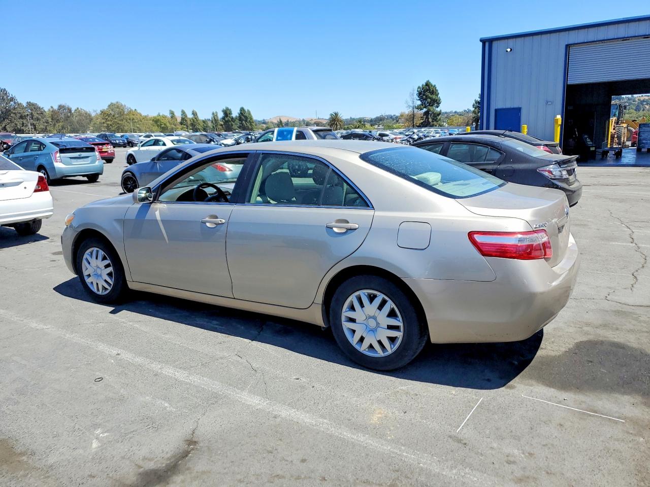 2007 Toyota Camry Ce Золотой vin: 4T1BE46KX7U708233