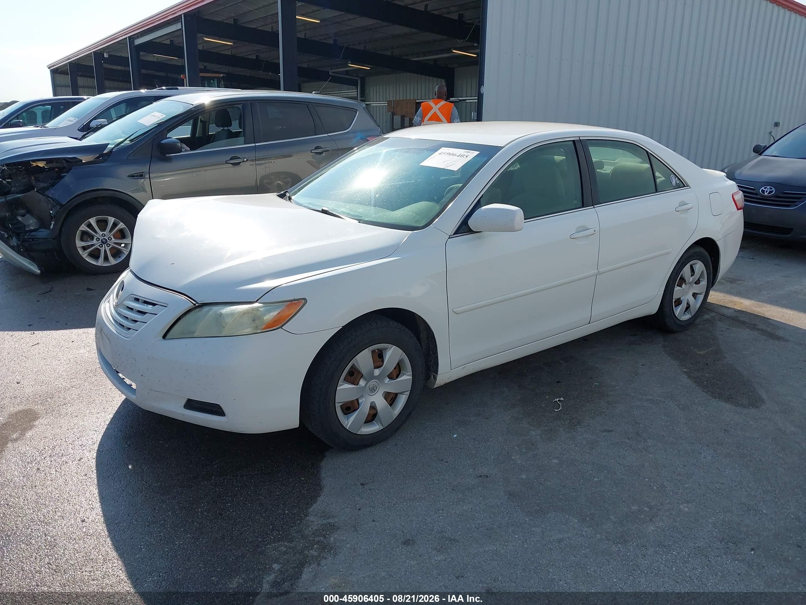 2007 Toyota Camry Le White vin: 4T1BE46KX7U714145