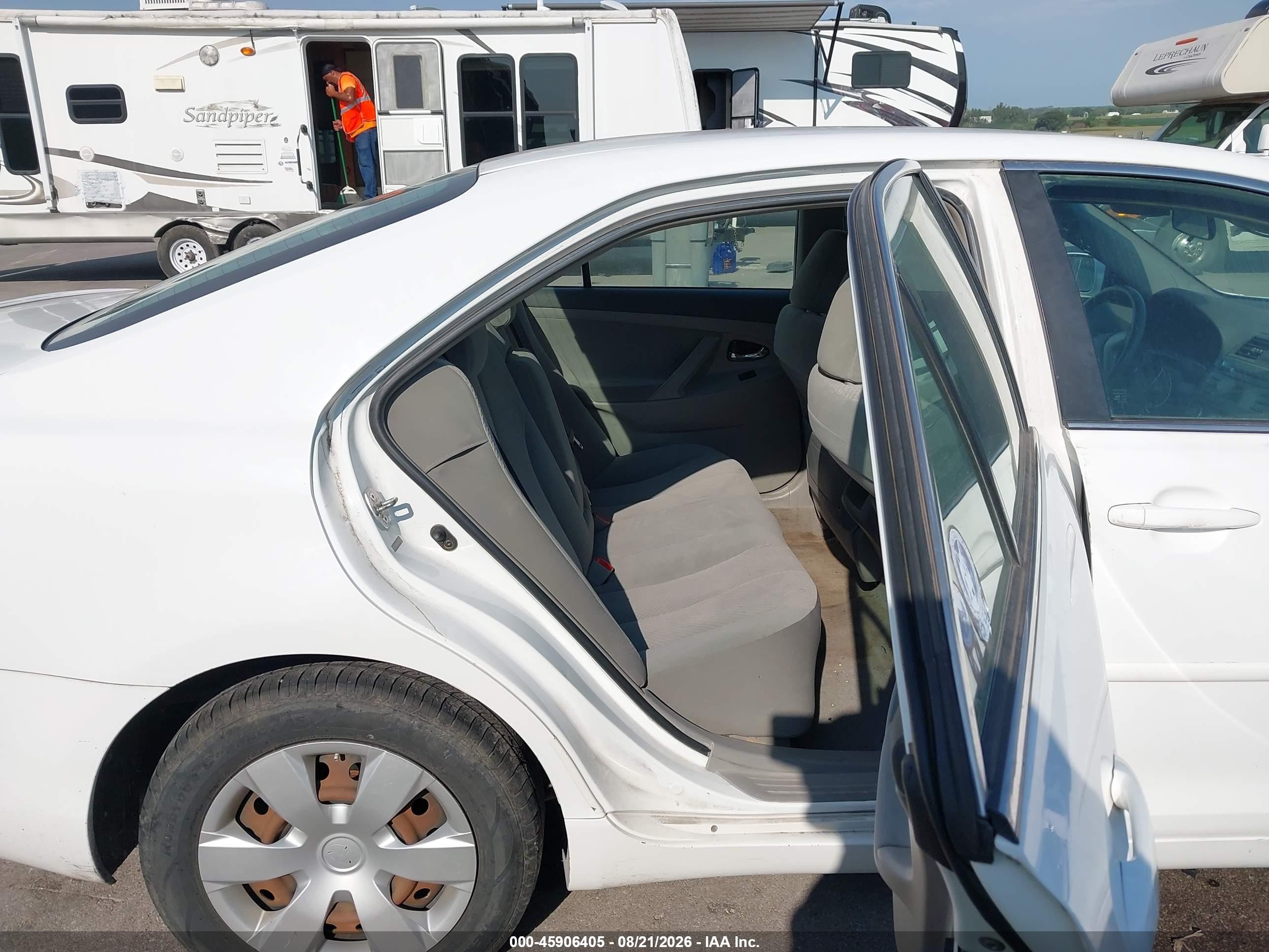 2007 Toyota Camry Le White vin: 4T1BE46KX7U714145
