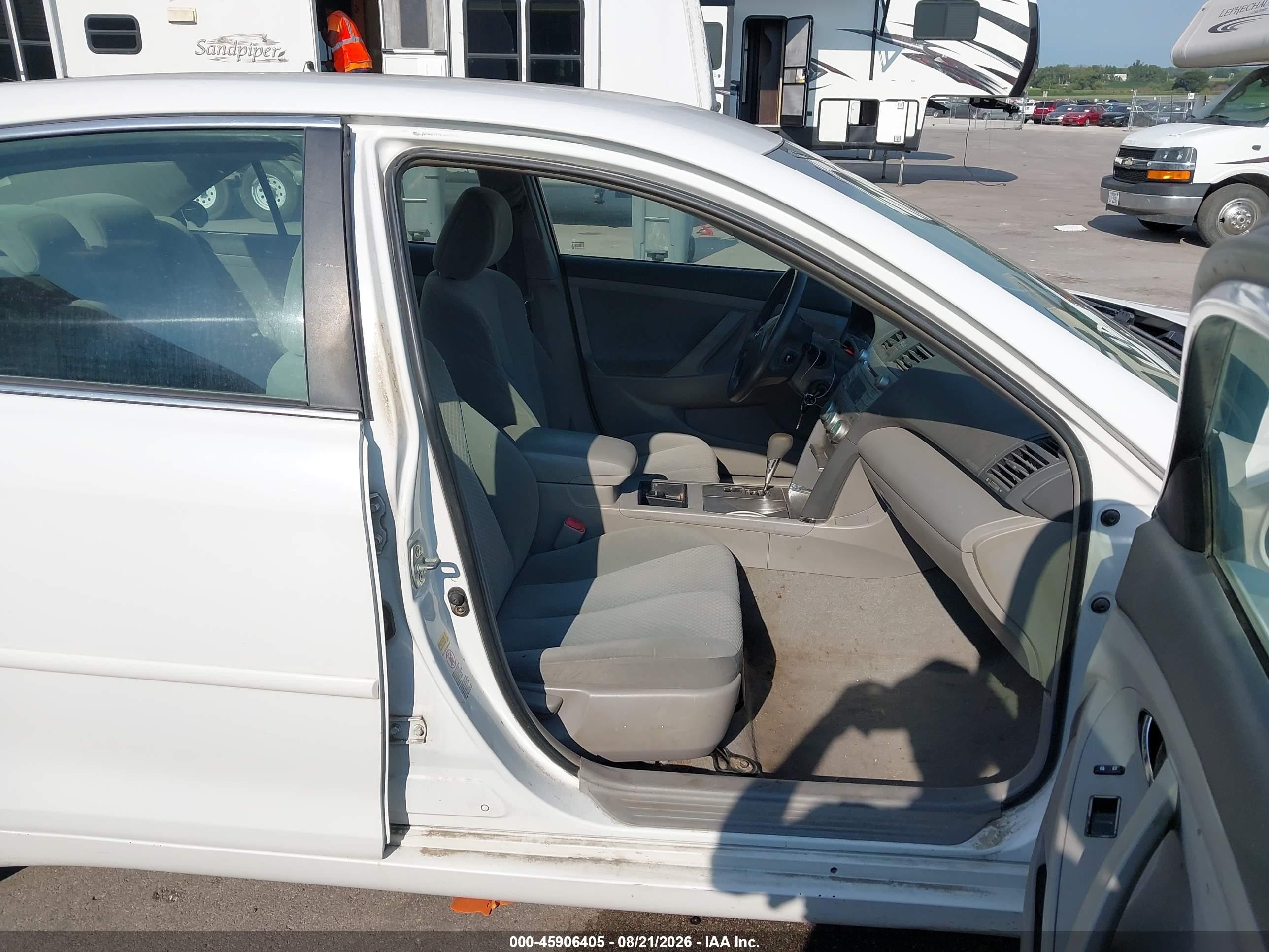 2007 Toyota Camry Le White vin: 4T1BE46KX7U714145