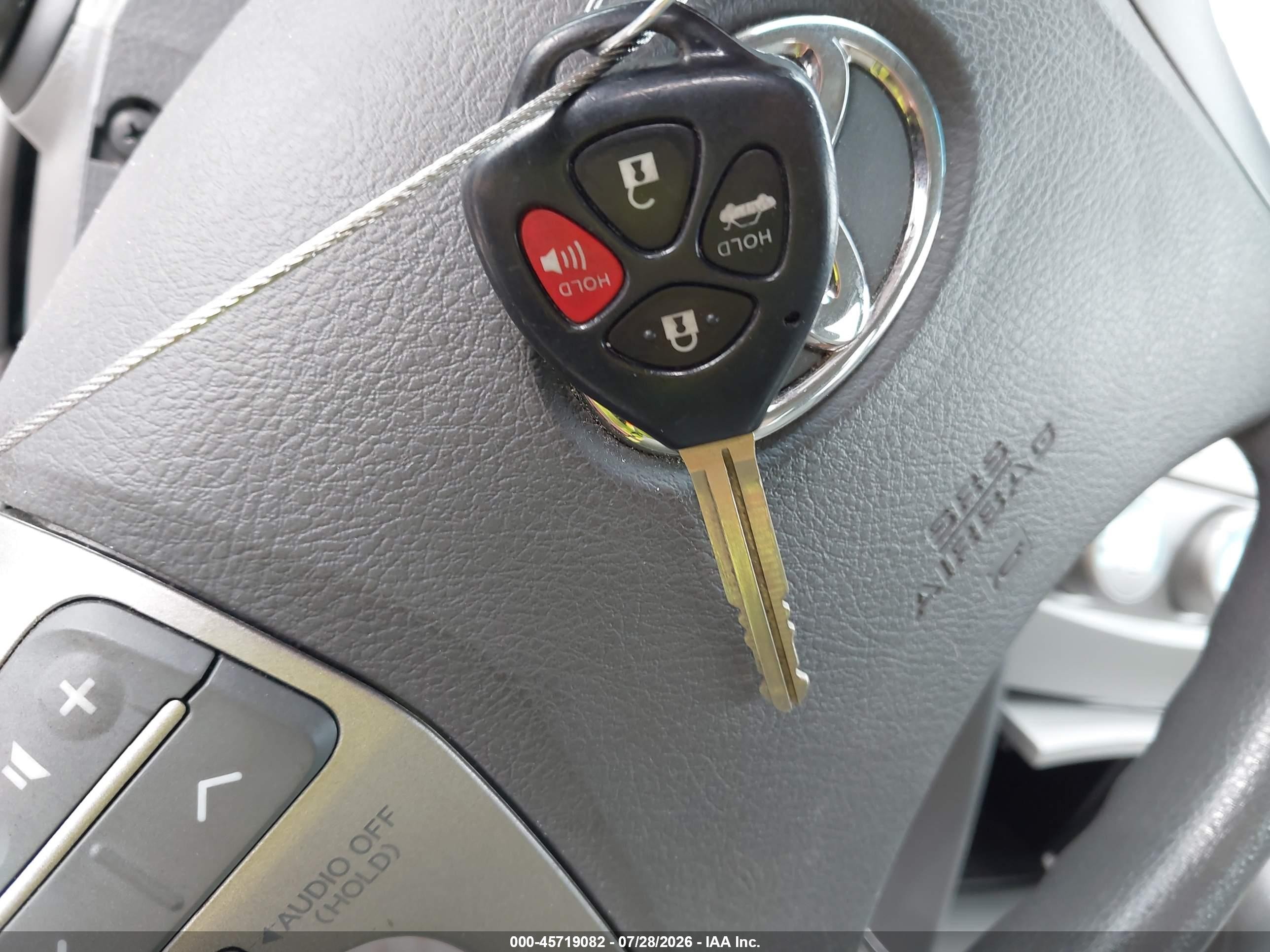 2008 Toyota Camry Le Blue vin: 4T1BE46KX8U202144