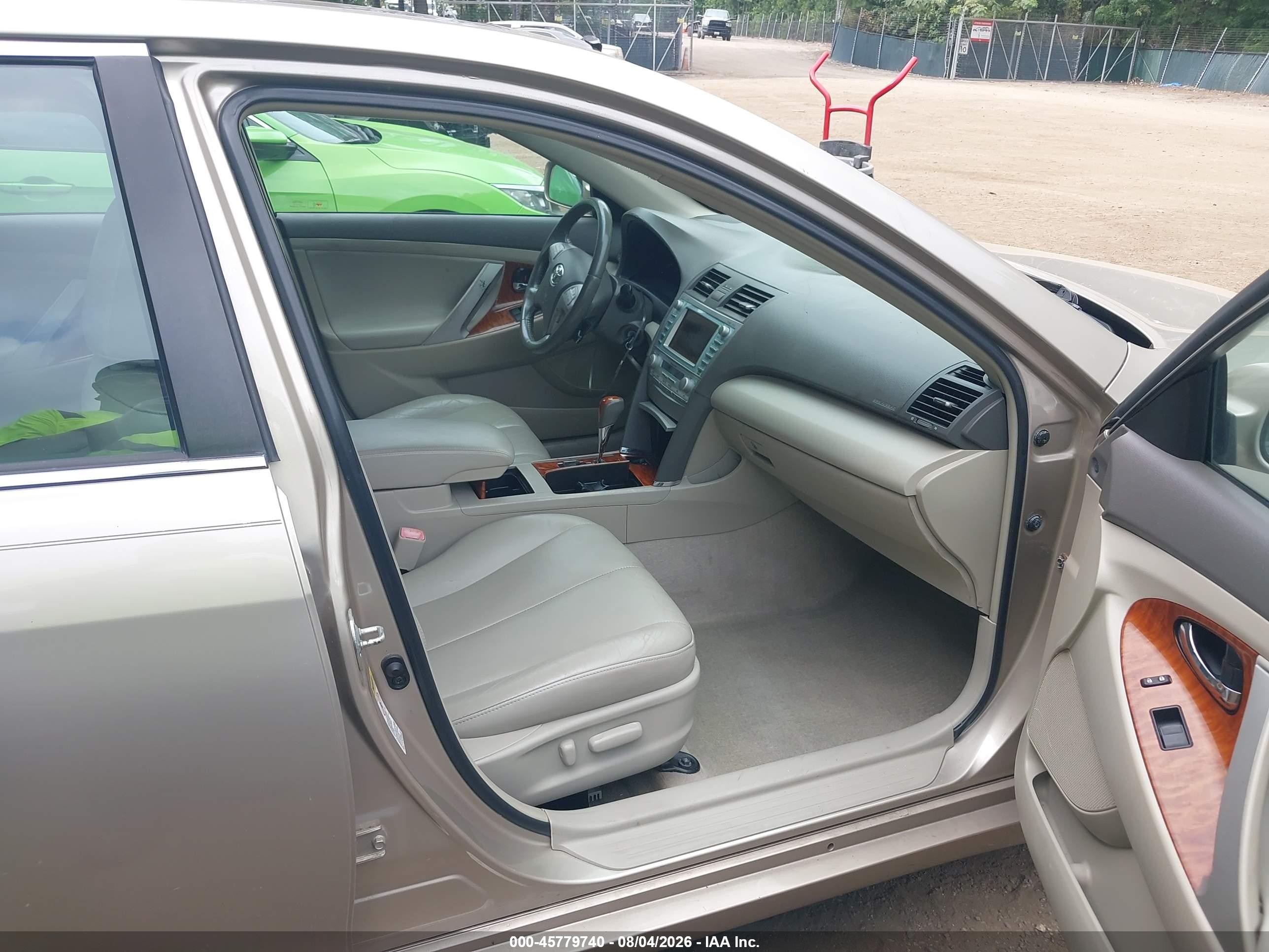 2008 Toyota Camry Xle Beige vin: 4T1BE46KX8U213063