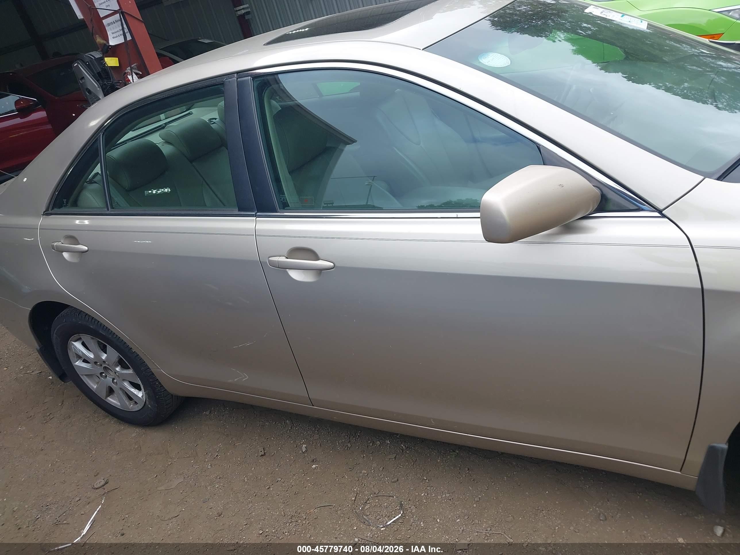 2008 Toyota Camry Xle Beige vin: 4T1BE46KX8U213063