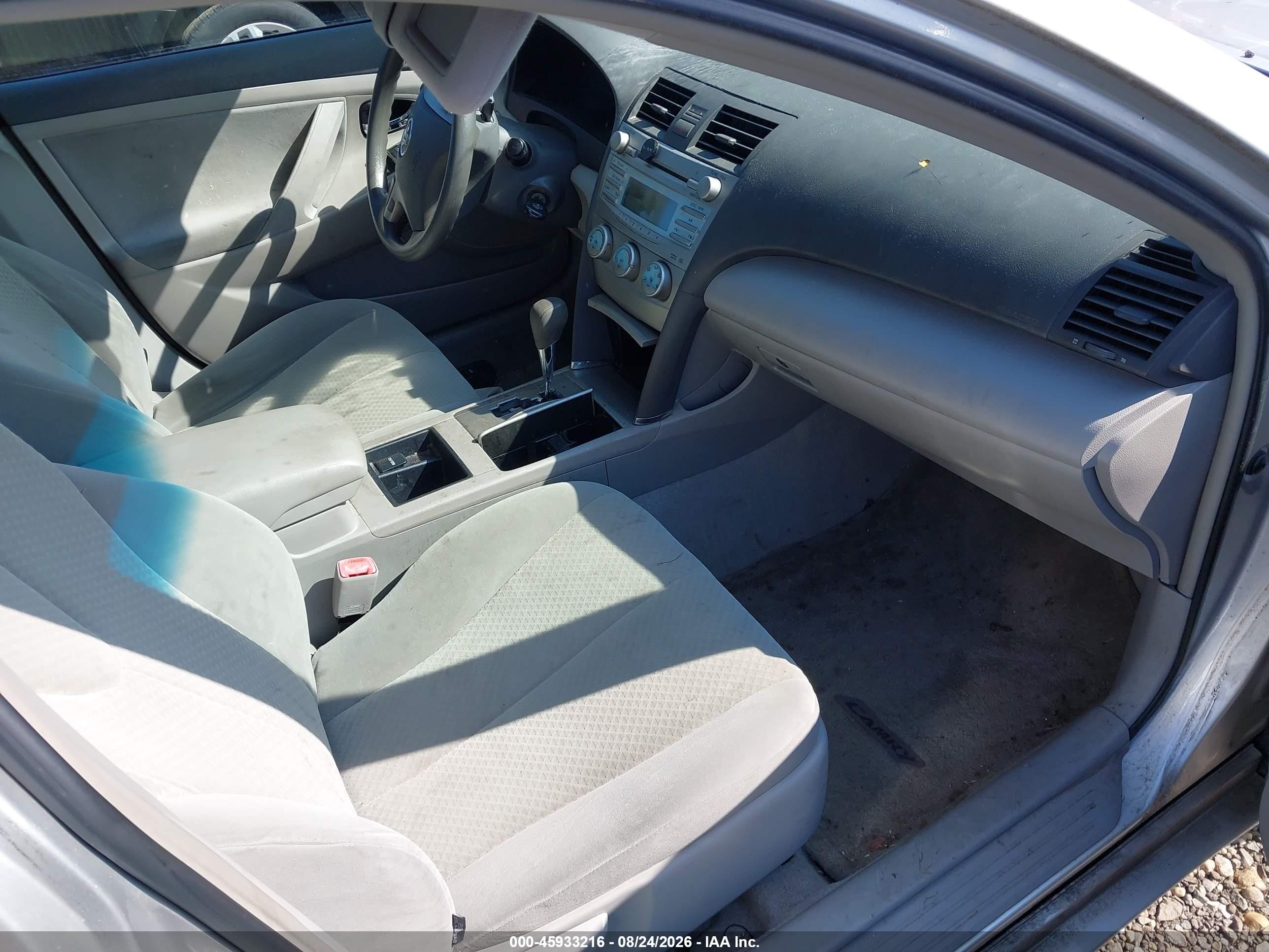 2008 Toyota Camry Le Silver vin: 4T1BE46KX8U229716