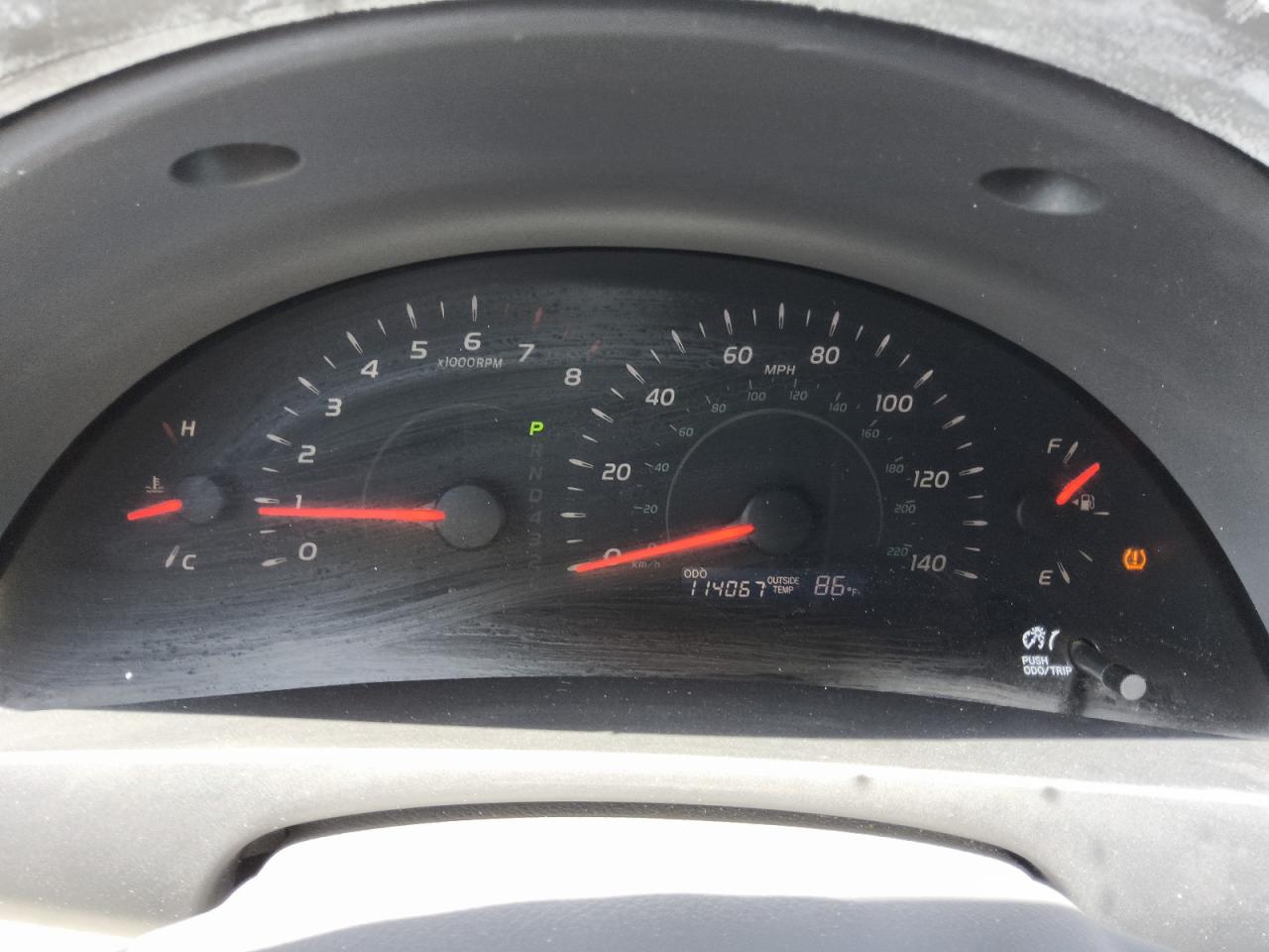 2008 Toyota Camry Le Серебряный vin: 4T1BE46KX8U256351 Damage: Warning - Tire Pressure, On, Unacceptable
