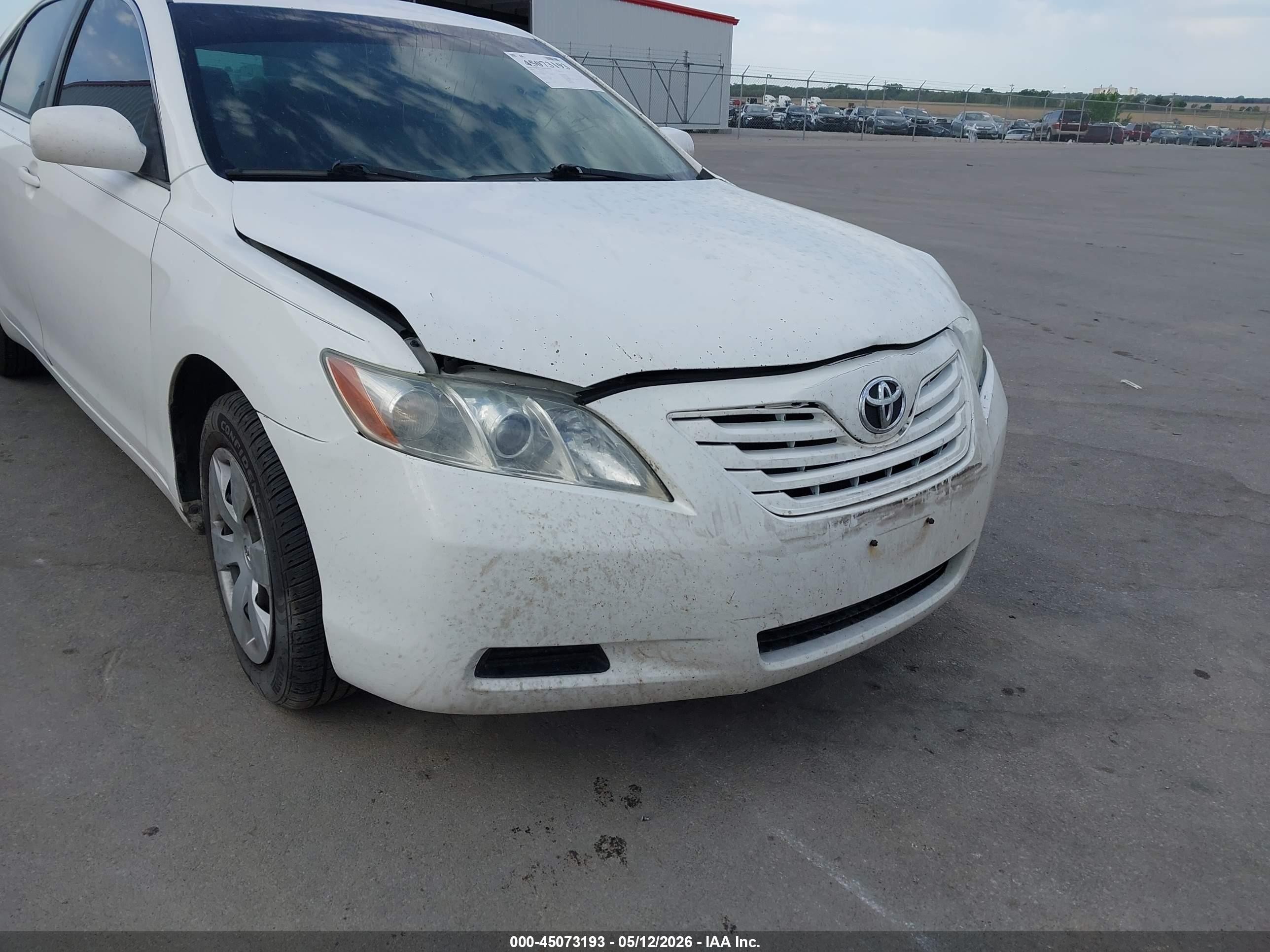 2008 Toyota Camry Le/se/xle White vin: 4T1BE46KX8U738396