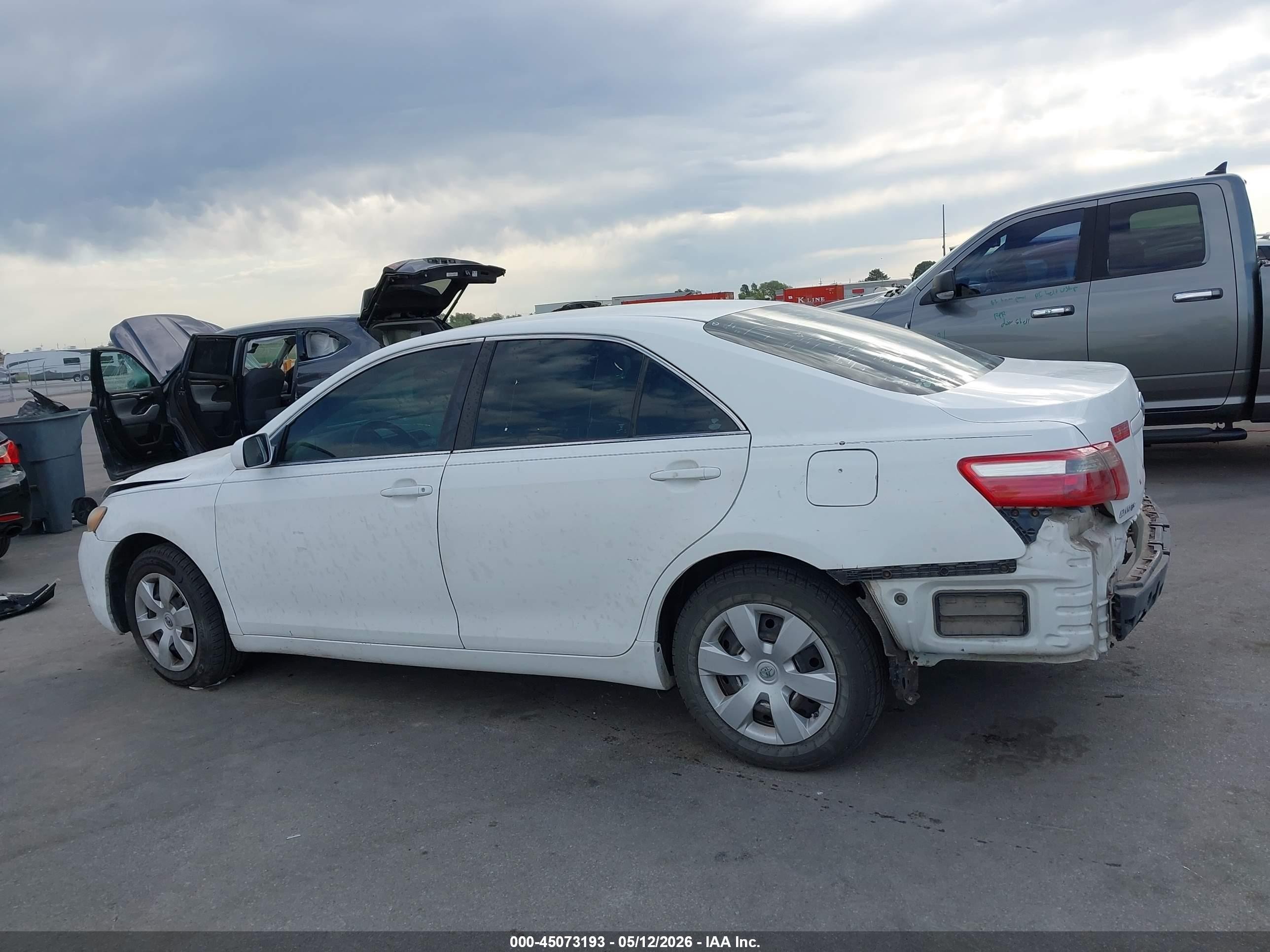 2008 Toyota Camry Le/se/xle White vin: 4T1BE46KX8U738396