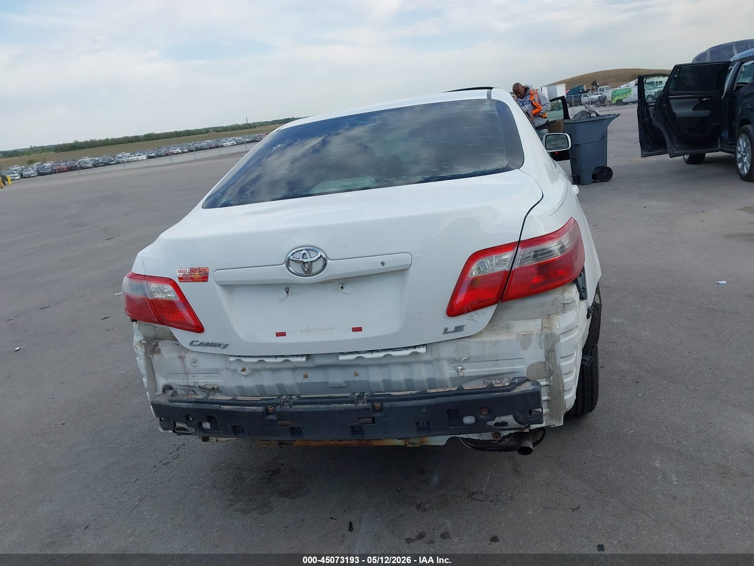 2008 Toyota Camry Le/se/xle White vin: 4T1BE46KX8U738396