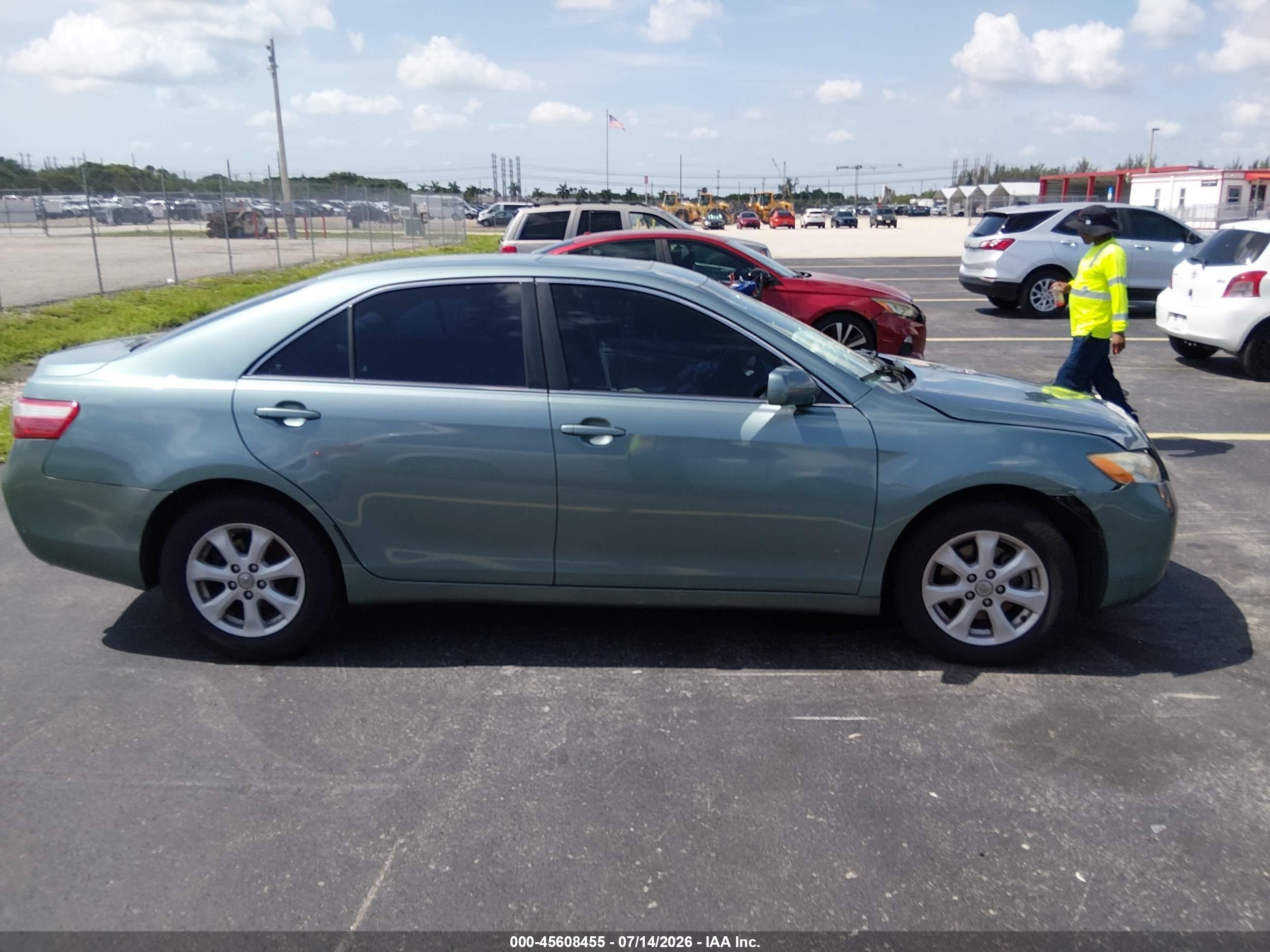 2008 Toyota Camry Le Gray vin: 4T1BE46KX8U755716