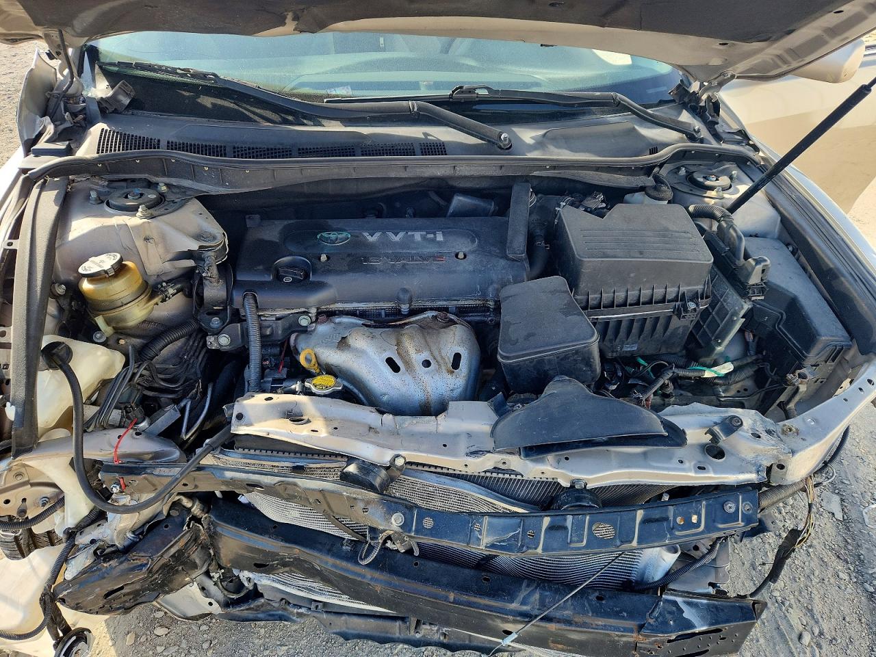 2008 Toyota Camry Le Gold vin: 4T1BE46KX8U758034