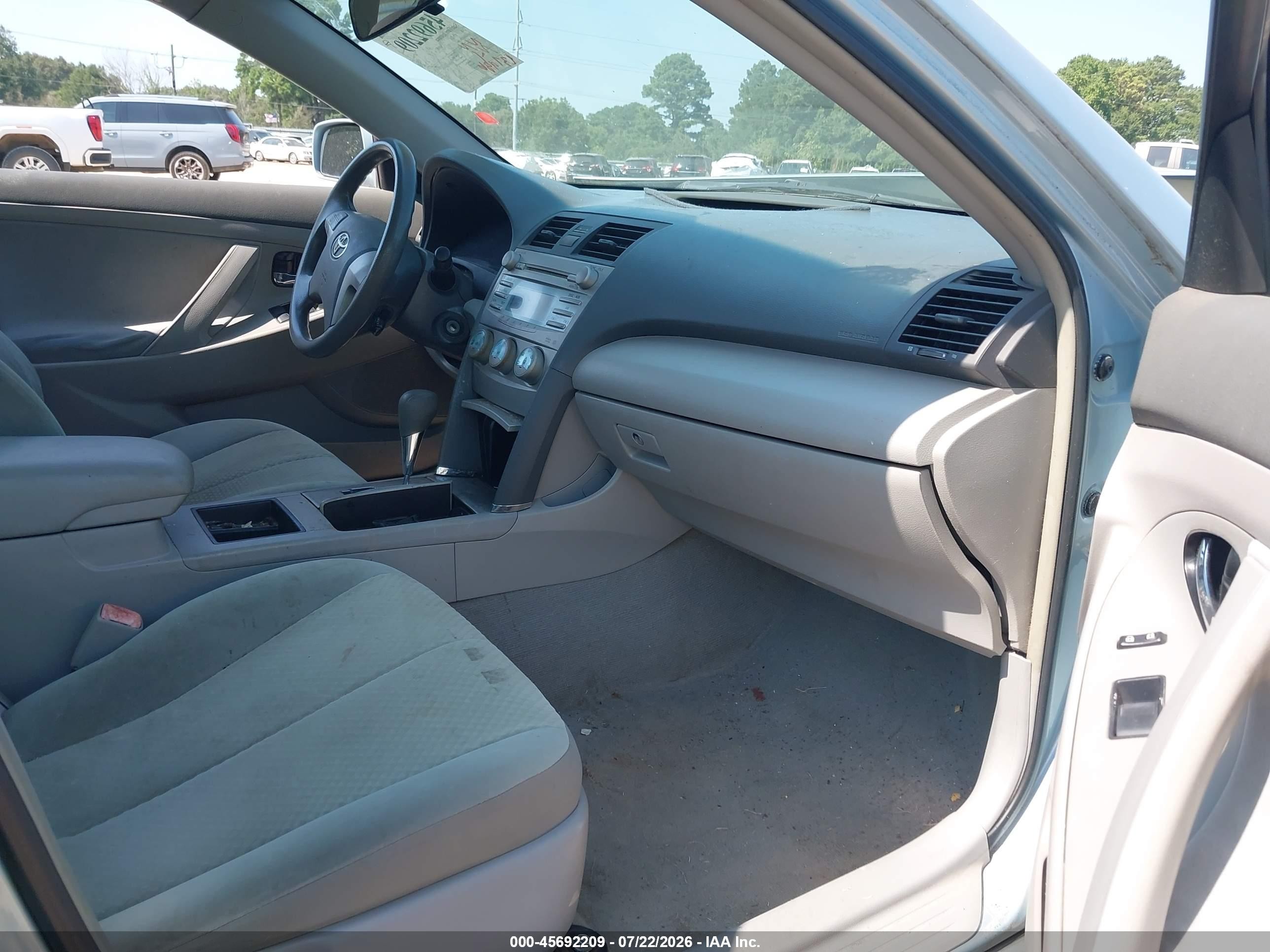 2008 Toyota Camry Le Blue vin: 4T1BE46KX8U780633