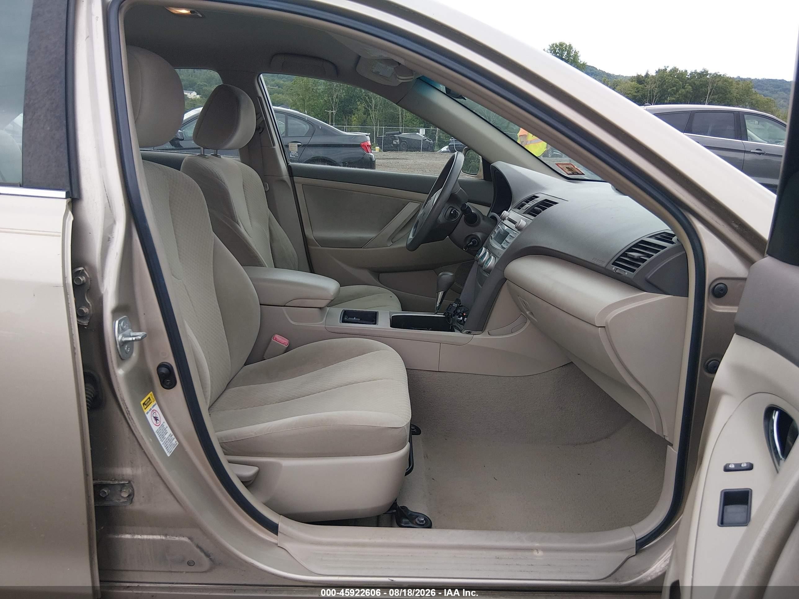 2008 Toyota Camry Le Tan vin: 4T1BE46KX8U787629