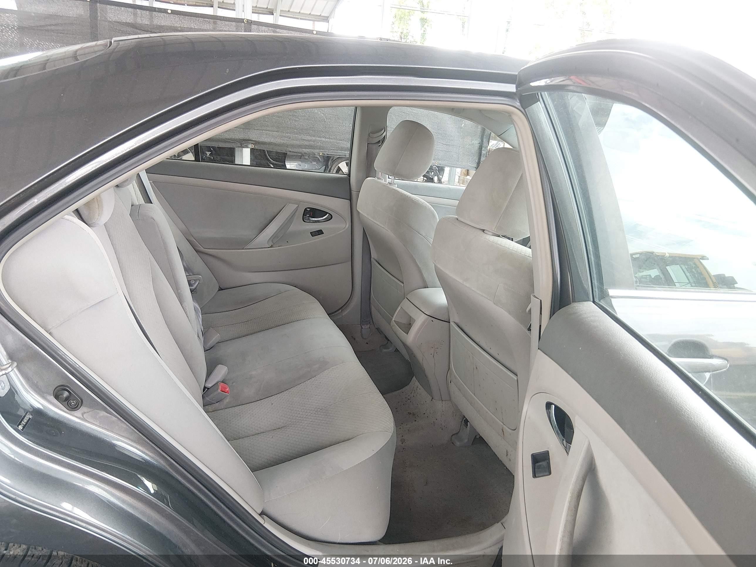 2009 Toyota Camry Le Gray vin: 4T1BE46KX9U266573
