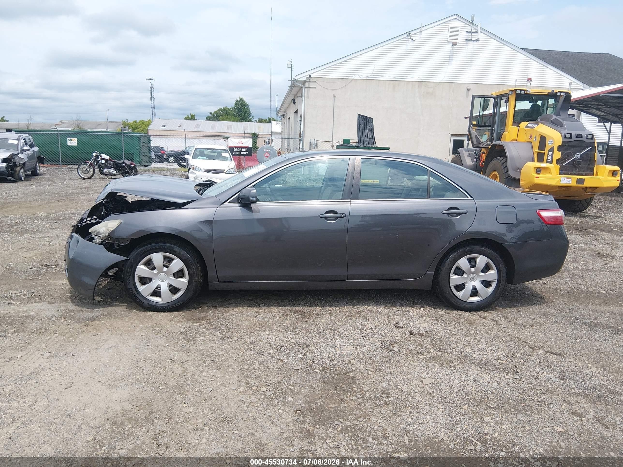 2009 Toyota Camry Le Gray vin: 4T1BE46KX9U266573
