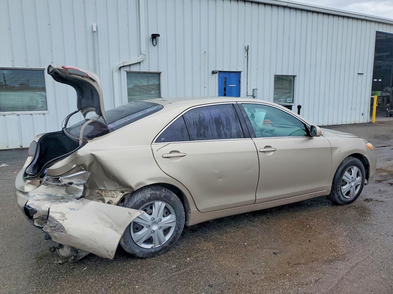 2009 Toyota Camry Le Gold vin: 4T1BE46KX9U296964
