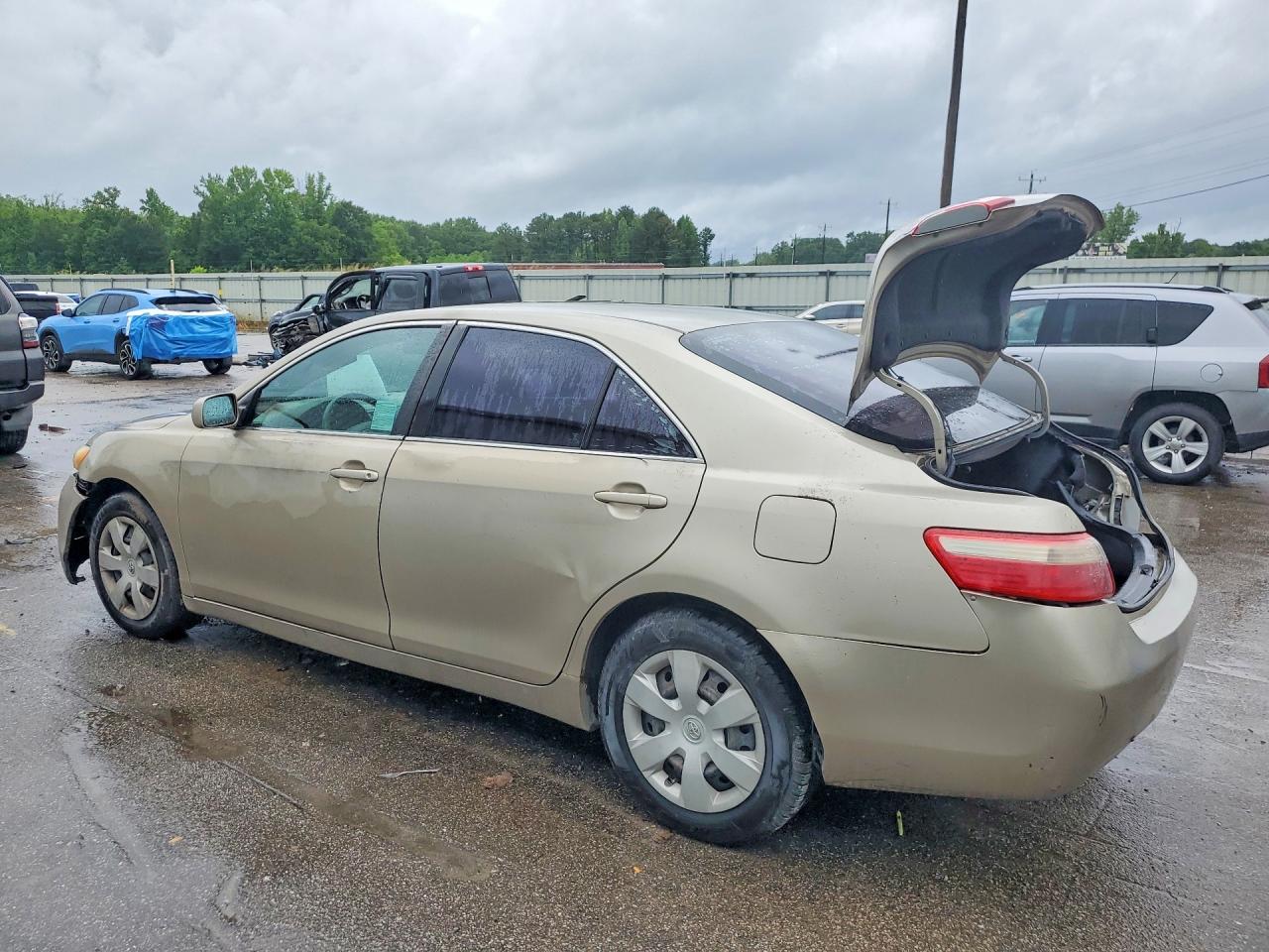 2009 Toyota Camry Le Gold vin: 4T1BE46KX9U296964